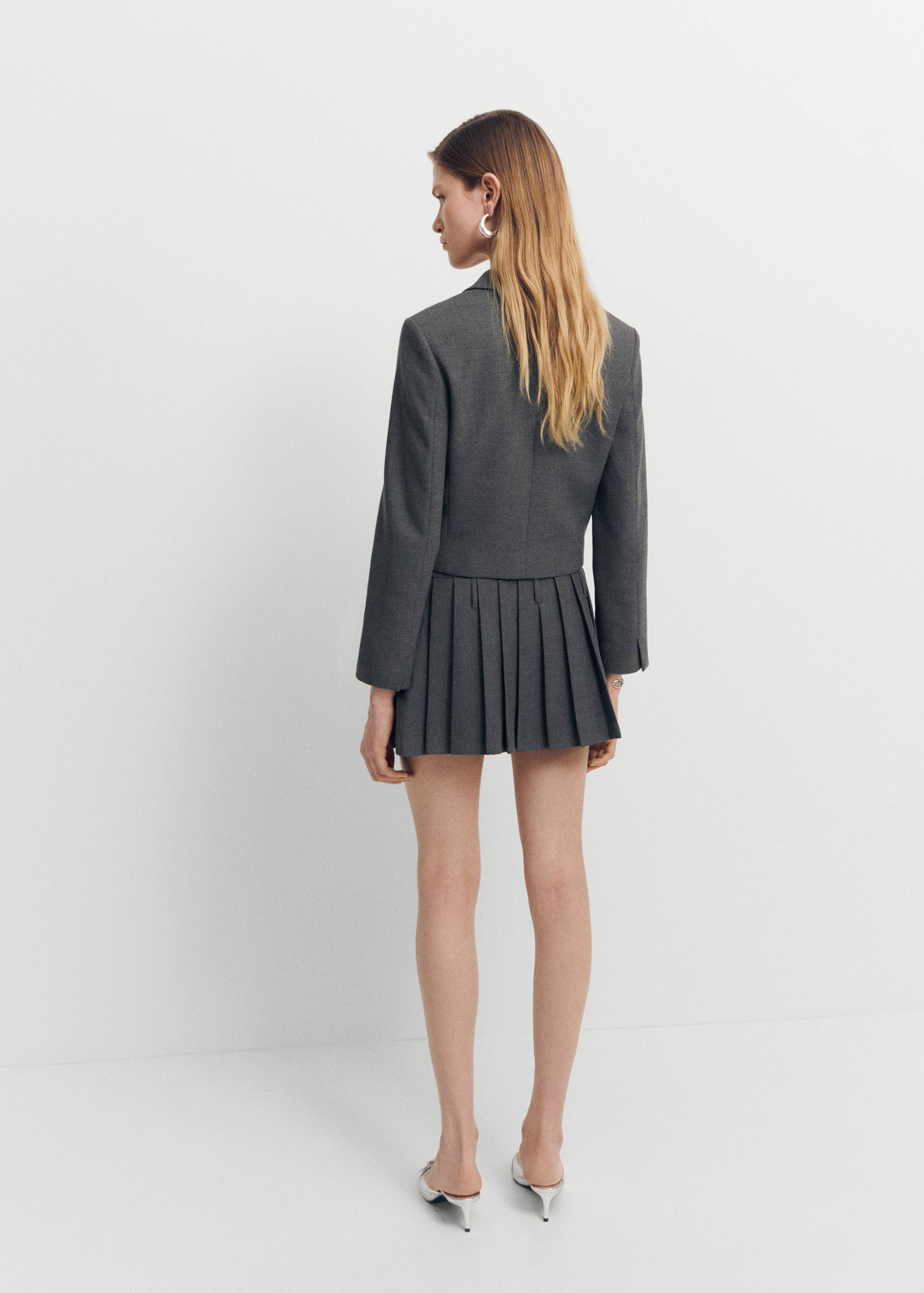 Cropped jacket with pockets - Reverse of the article