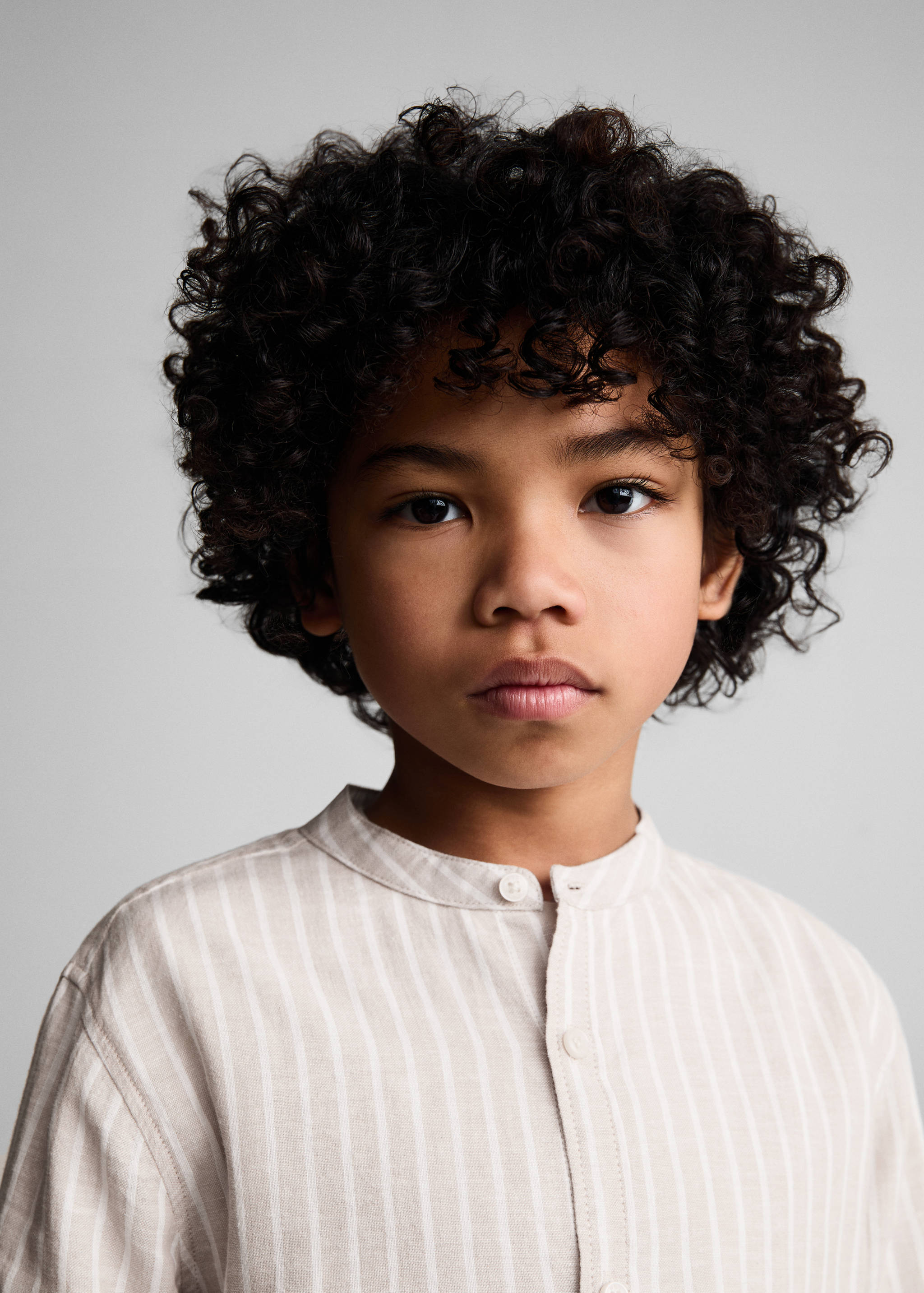 Striped mandarin-collar linen shirt - Details of the article 1