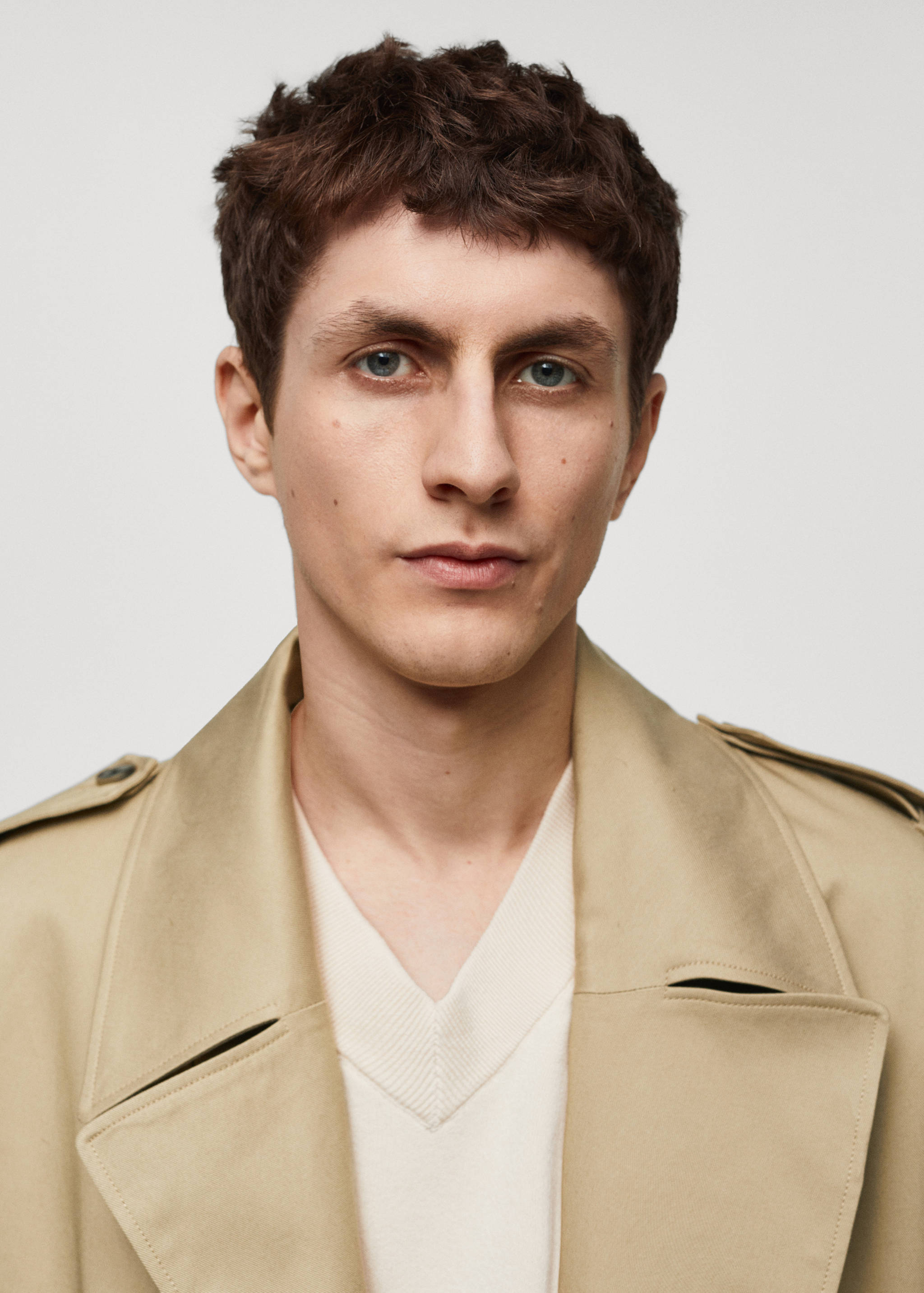 Relaxed-fit trench coat with belt - Details of the article 1