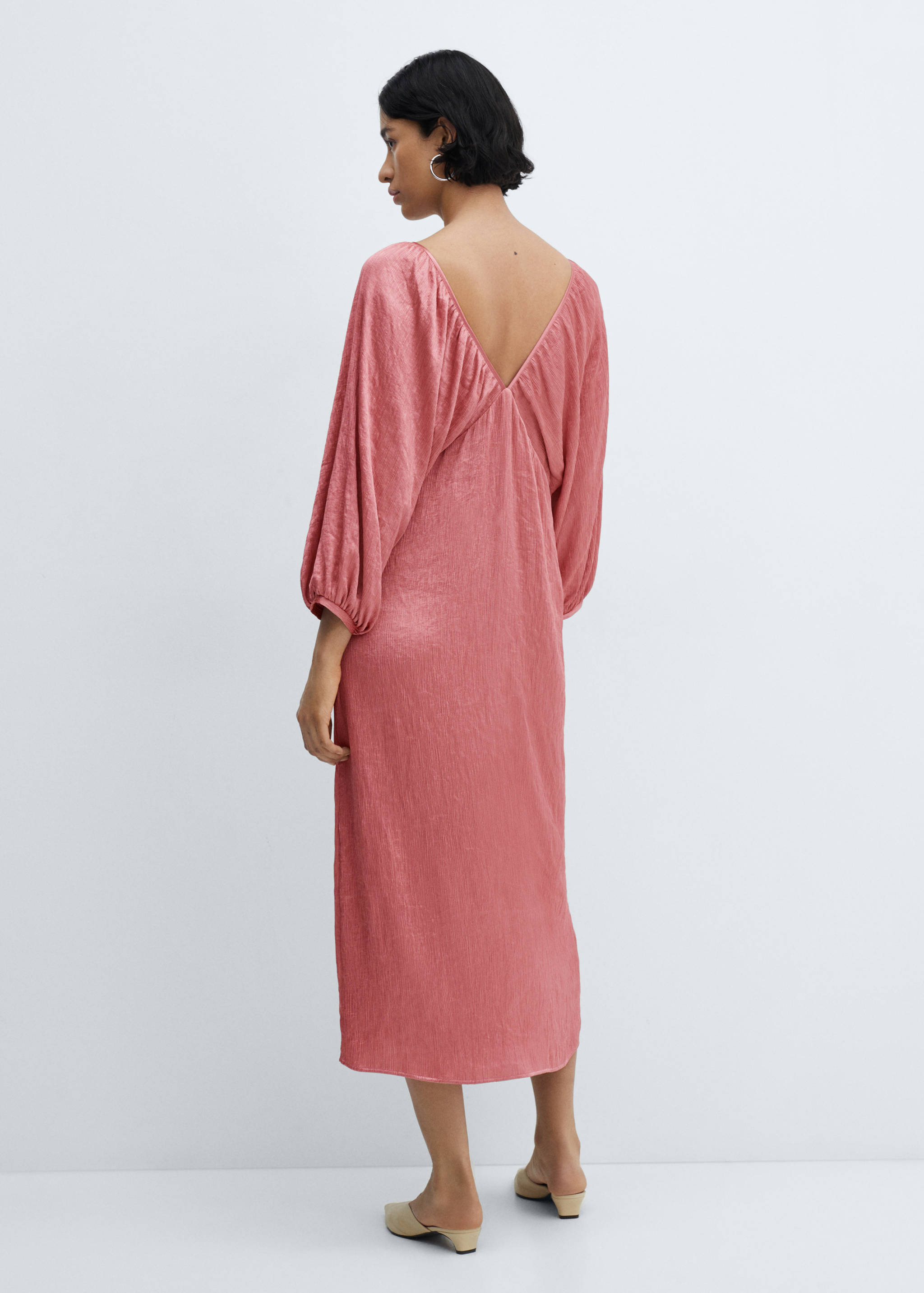 Vestido satinado escote pico - Reverso del artículo