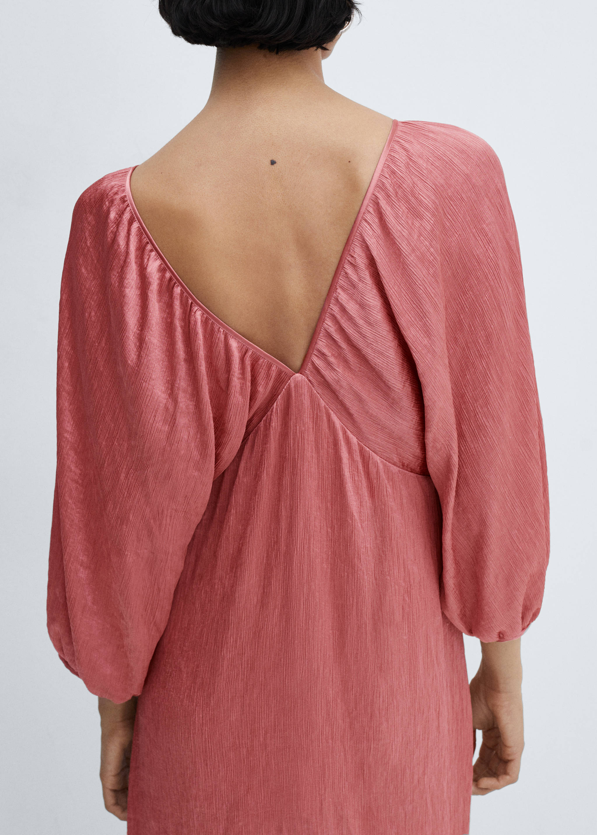 Vestido satinado escote pico - Detalle del artículo 6