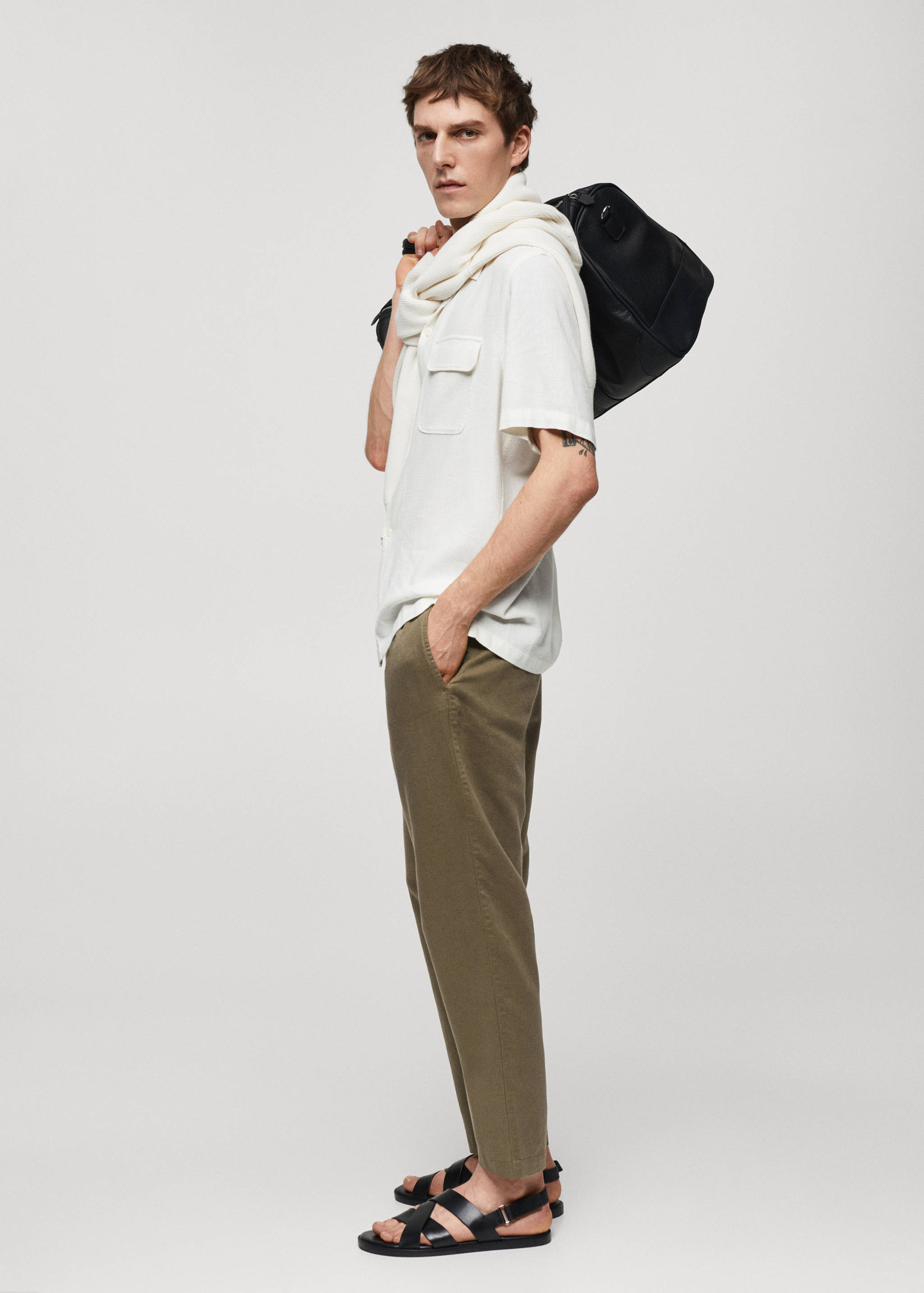 Slim-fit trousers with drawstring - Details of the article 2