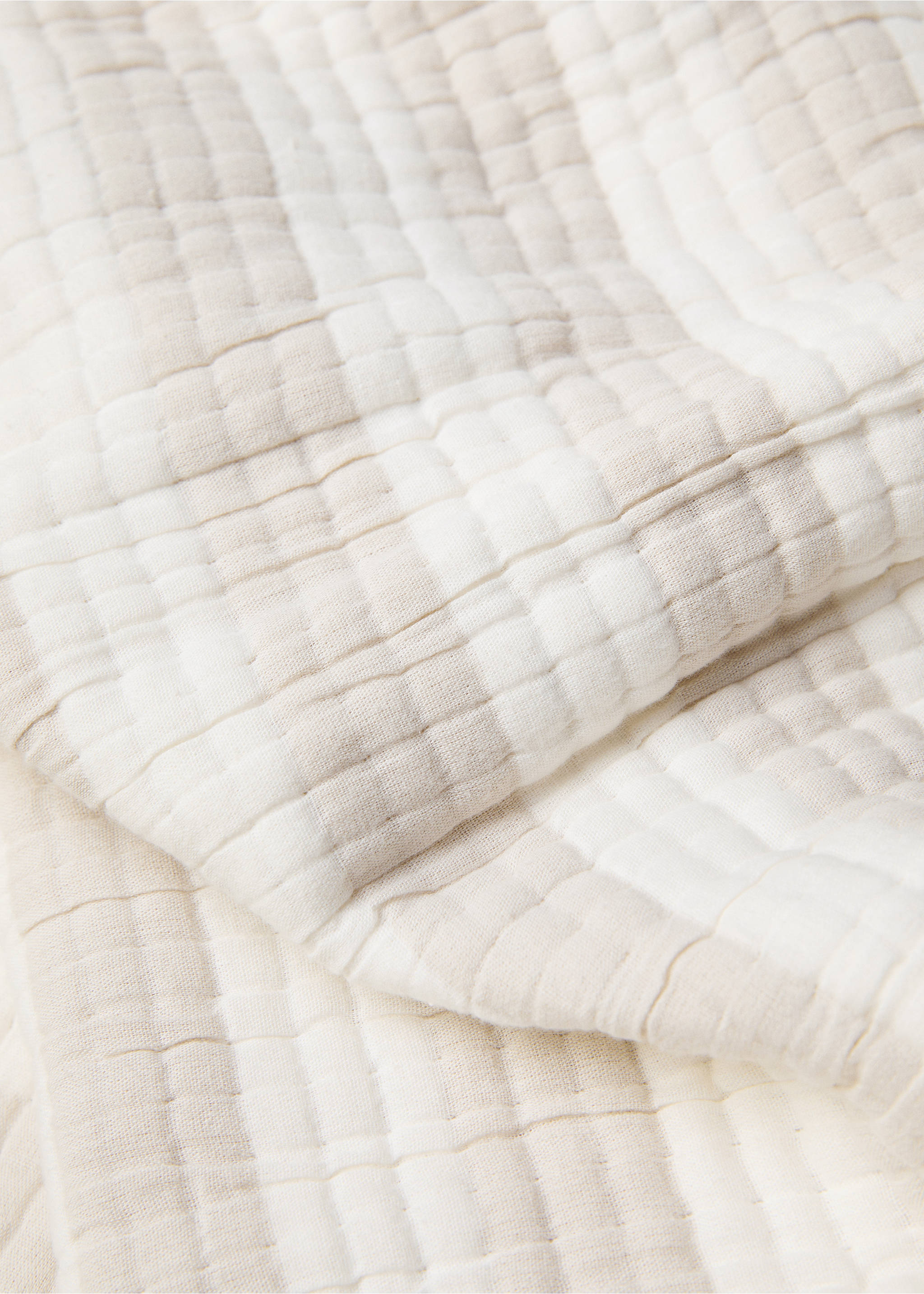 100% cotton striped woven bedspread - Details of the article 1, Sand. Ref: 67036014-00.