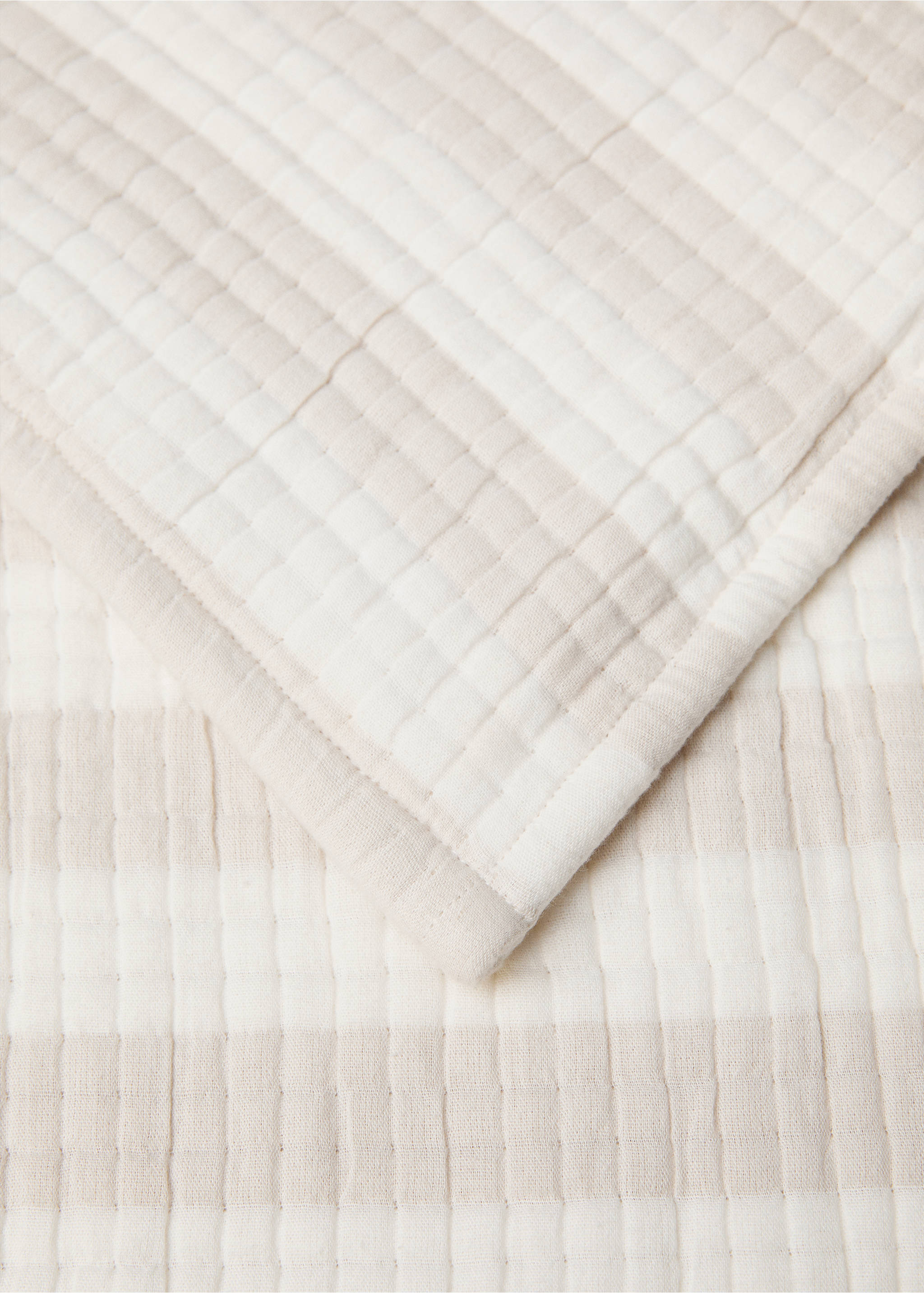 100% cotton striped woven bedspread - Details of the article 2, Sand. Ref: 67036014-00.