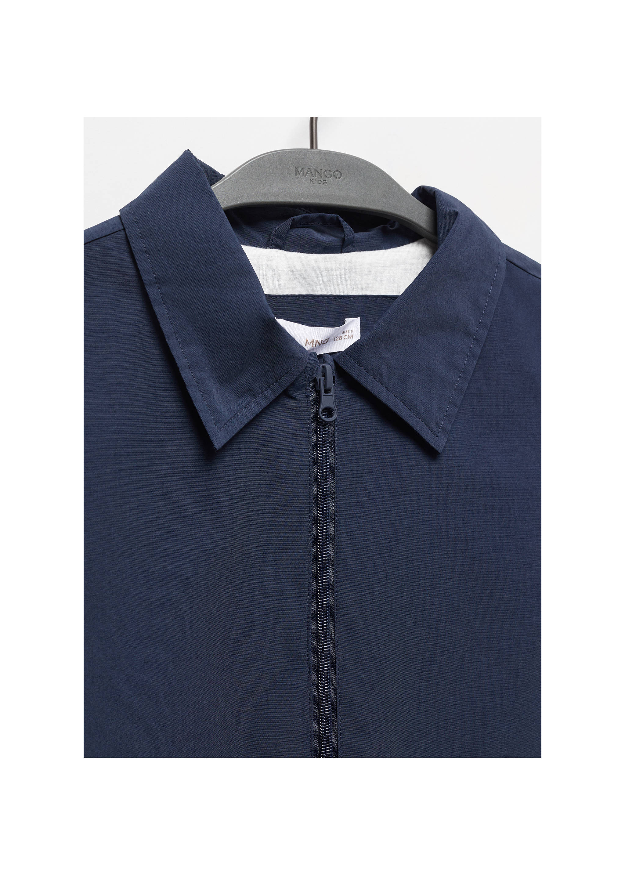 Pocket waterproof parka - Details of the article 8, Dark Navy. Ref: 67036025-00.