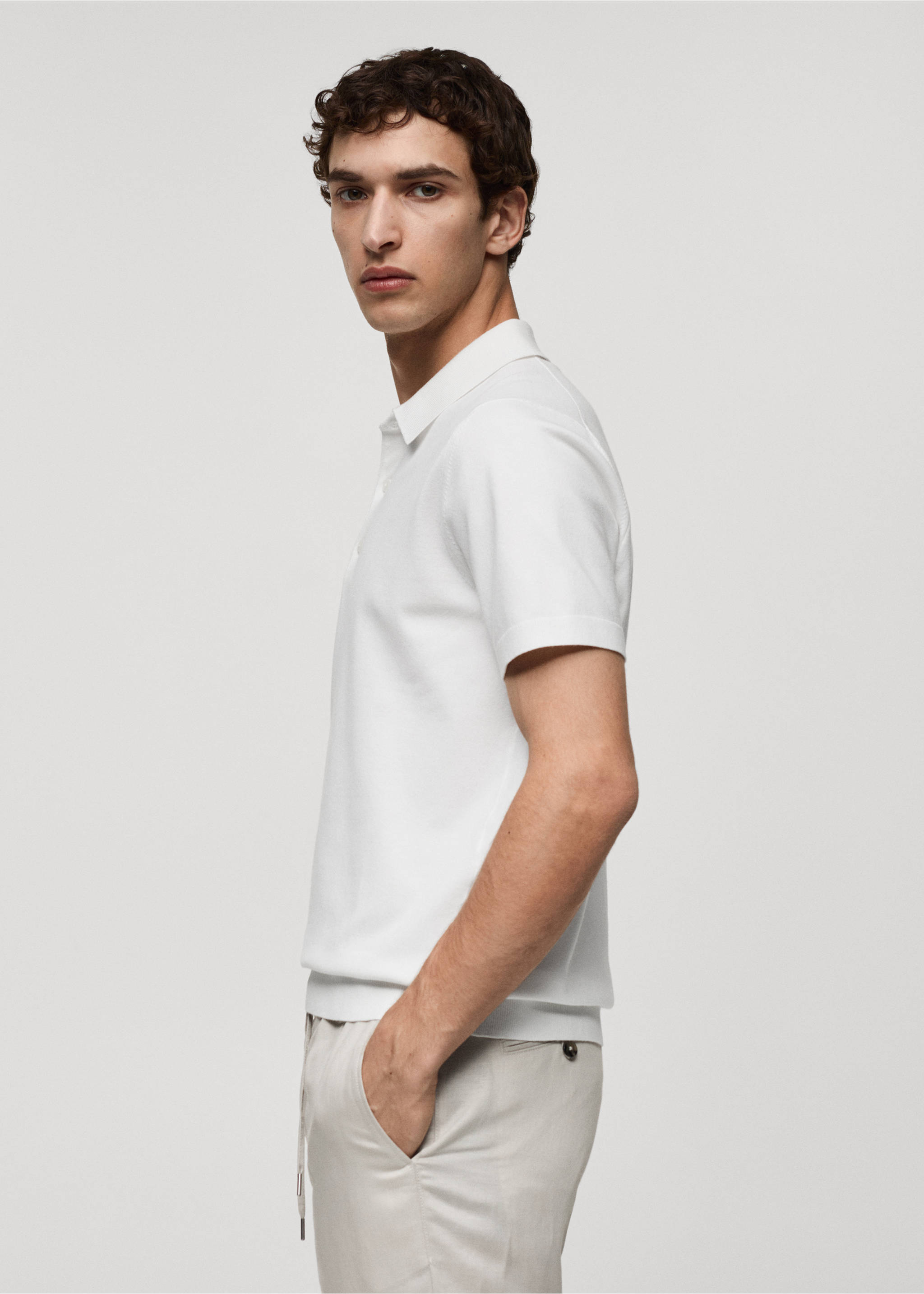 Fine-knit polo shirt - Details of the article 2, White. Ref: 67036315-00.