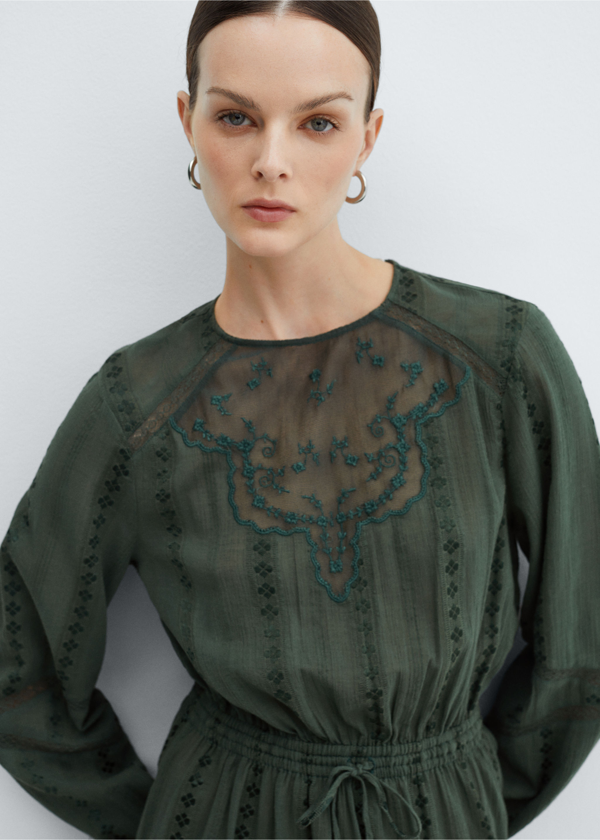 Puff-sleeved embroidered dress - Details of the article 1