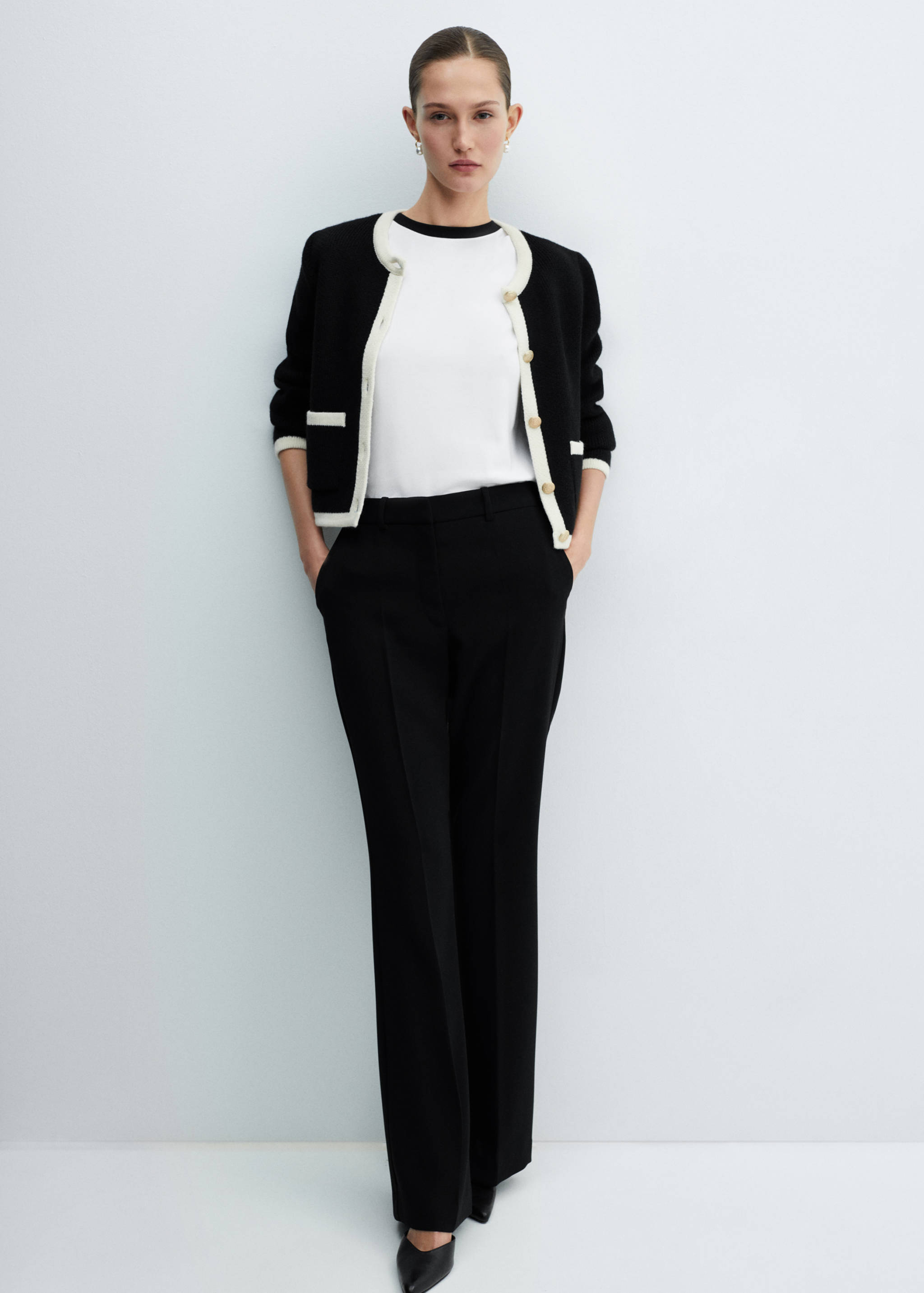 Baumwoll-T-Shirt mit Kontrastkragen - Detail des Artikels 2