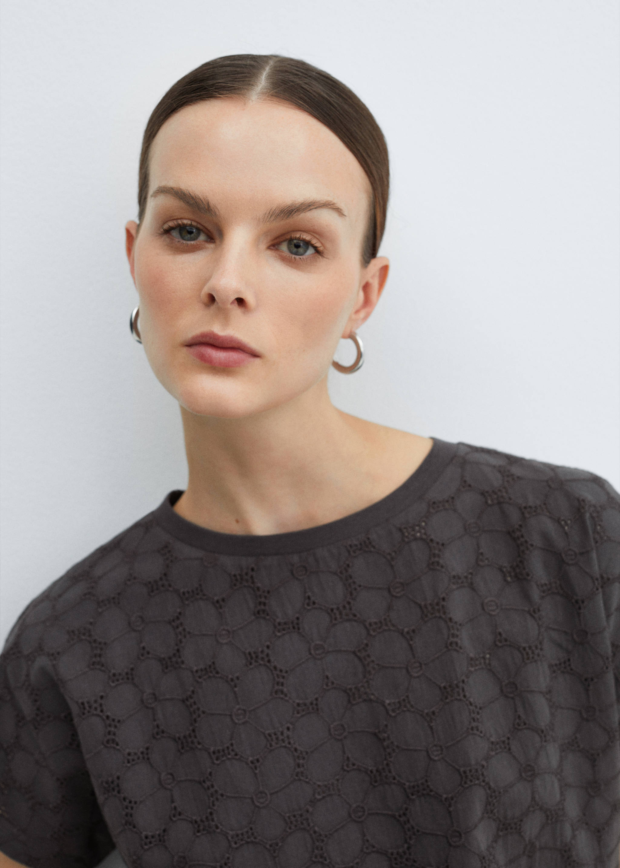 Opengewerkt T-shirt van katoen - Detail van het artikel 1