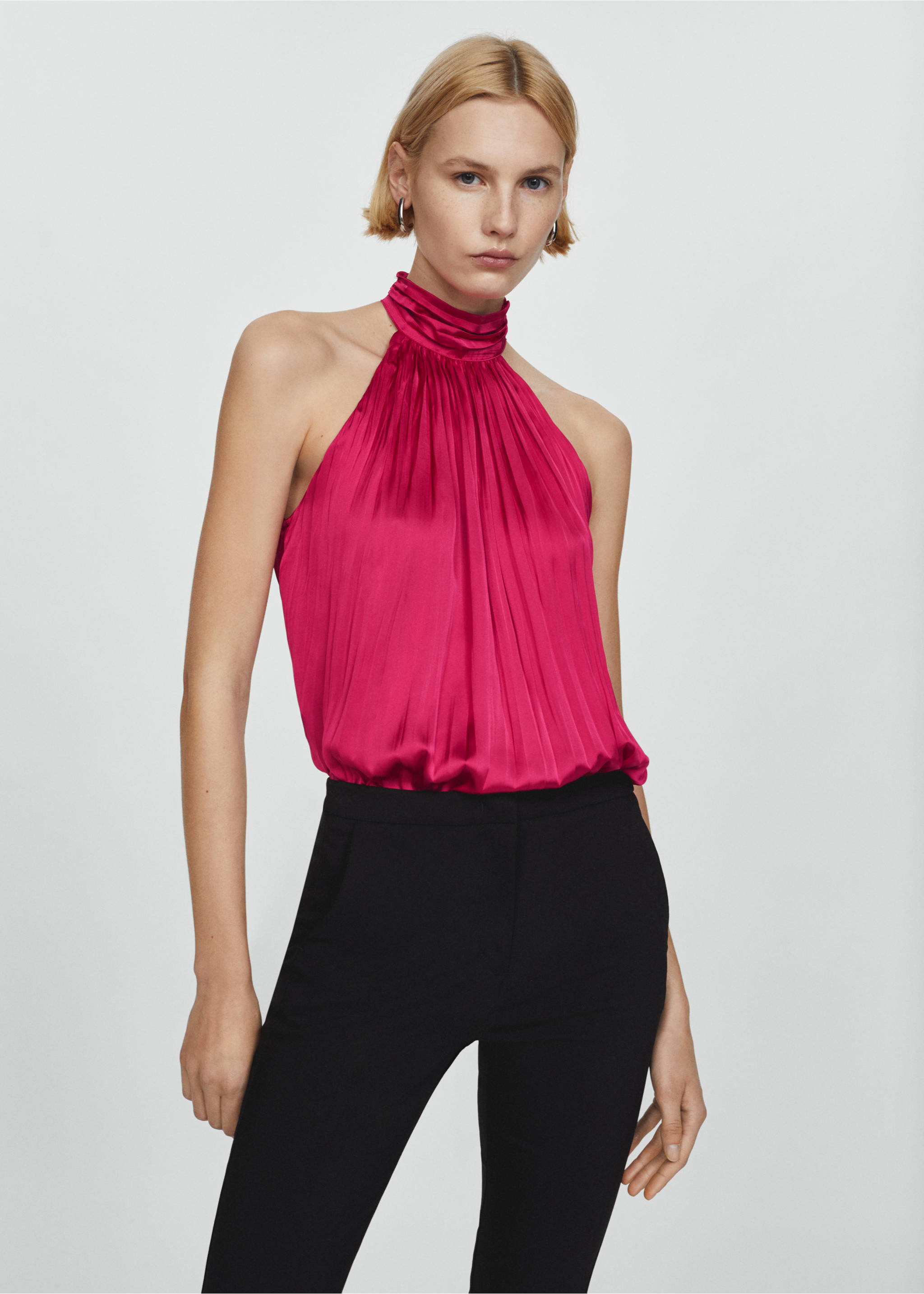 Turtleneck pleated blouse - Medium plane, Strawberry. Ref: 67036347-00.