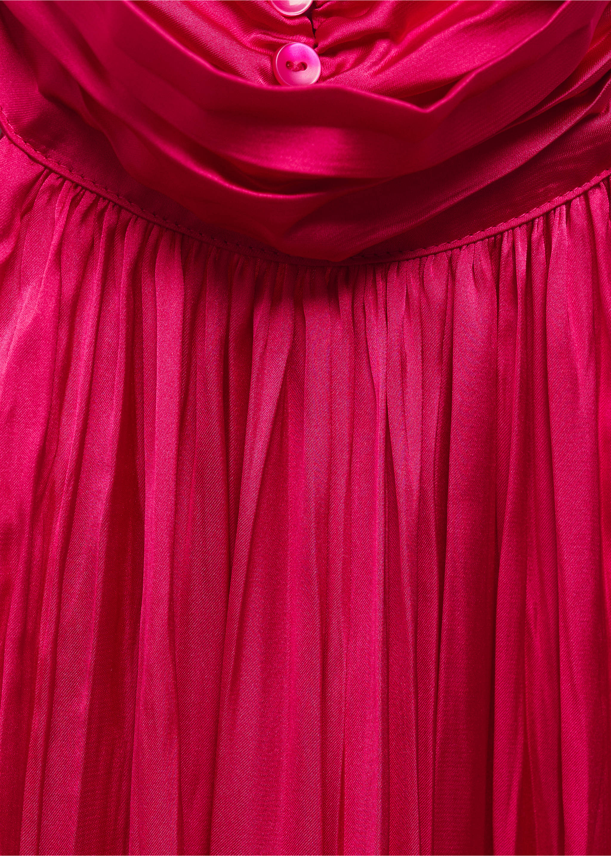 Turtleneck pleated blouse - Details of the article 8, Strawberry. Ref: 67036347-00.