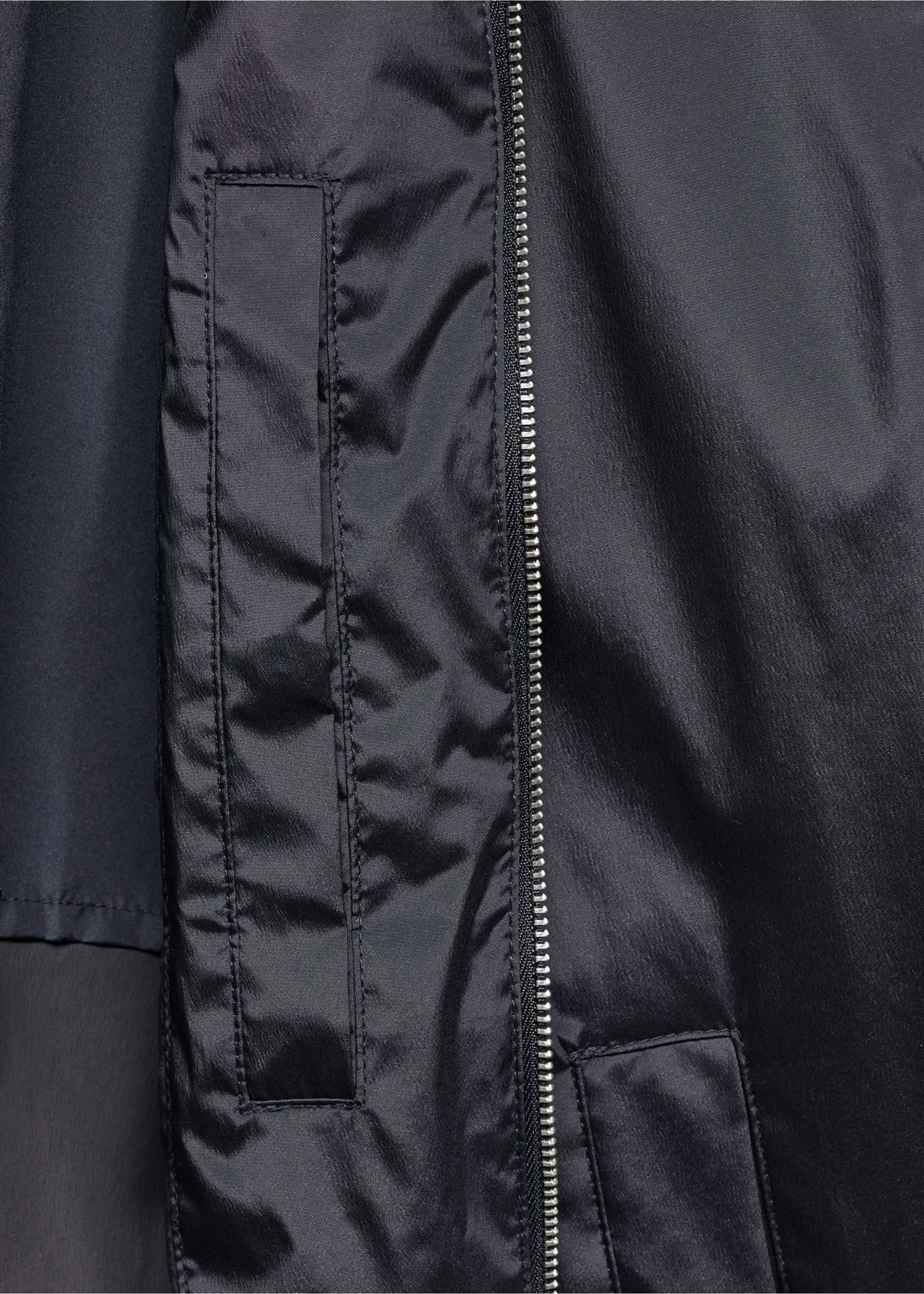 Chaqueta bomber repelente al agua - Details of the article 8