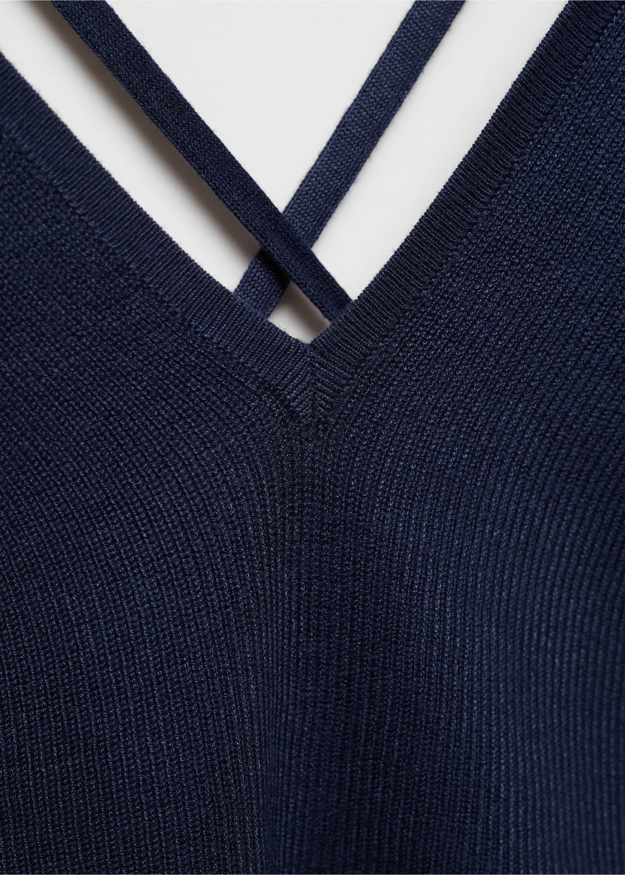 Open-back top - Details of the article 8, Dark Navy. Ref: 67036734-00.