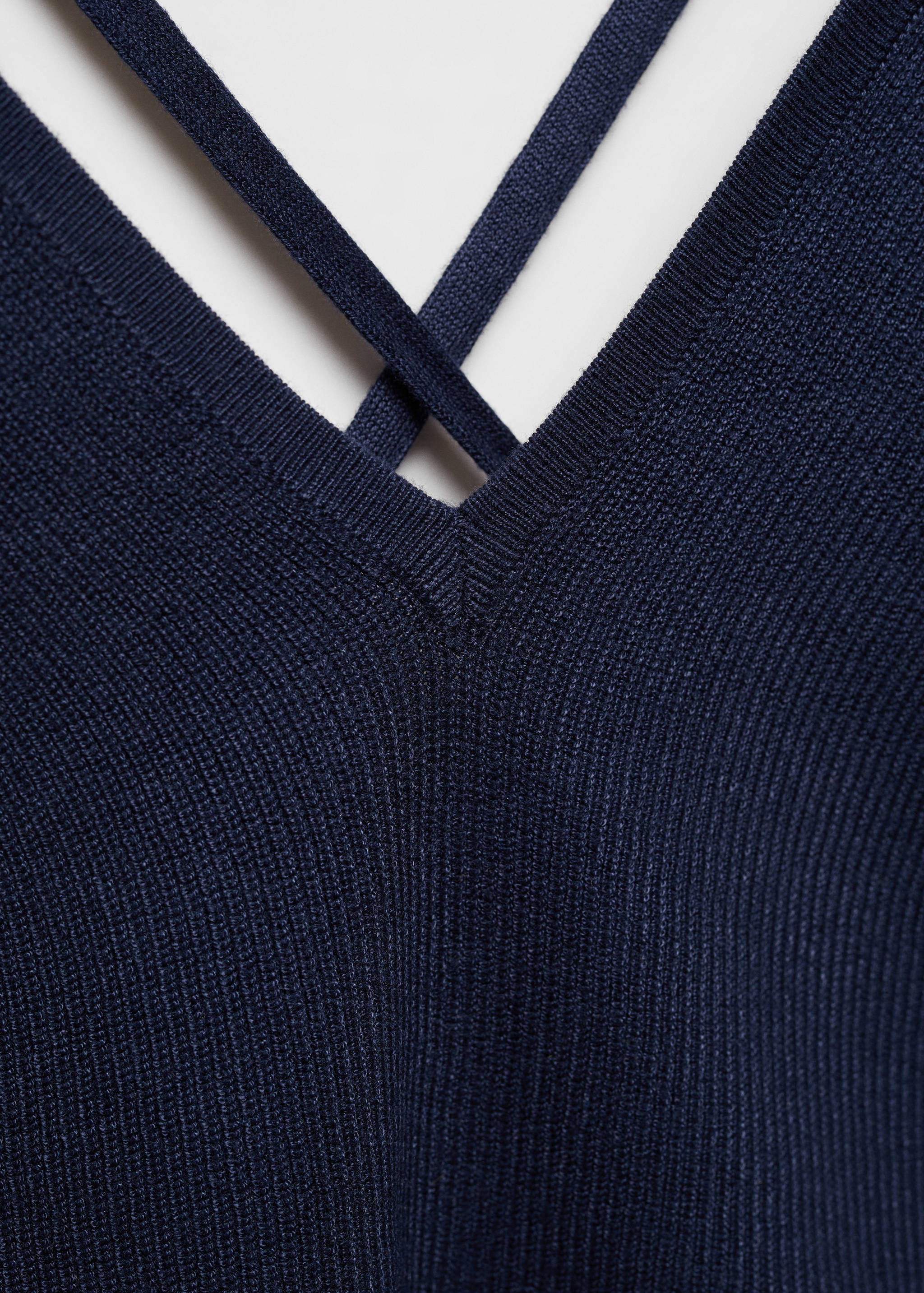 Open-back top - Details of the article 8