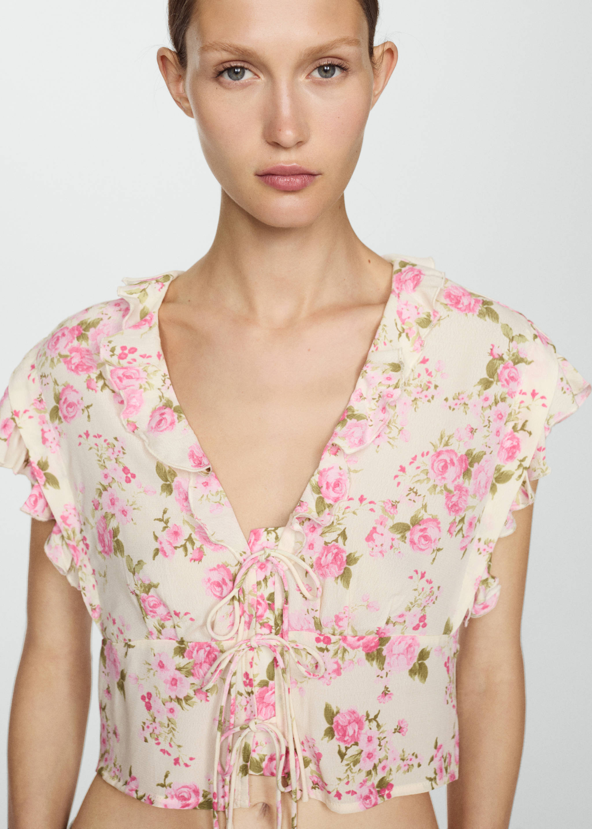 Floral blouse with bow closure - Details of the article 1