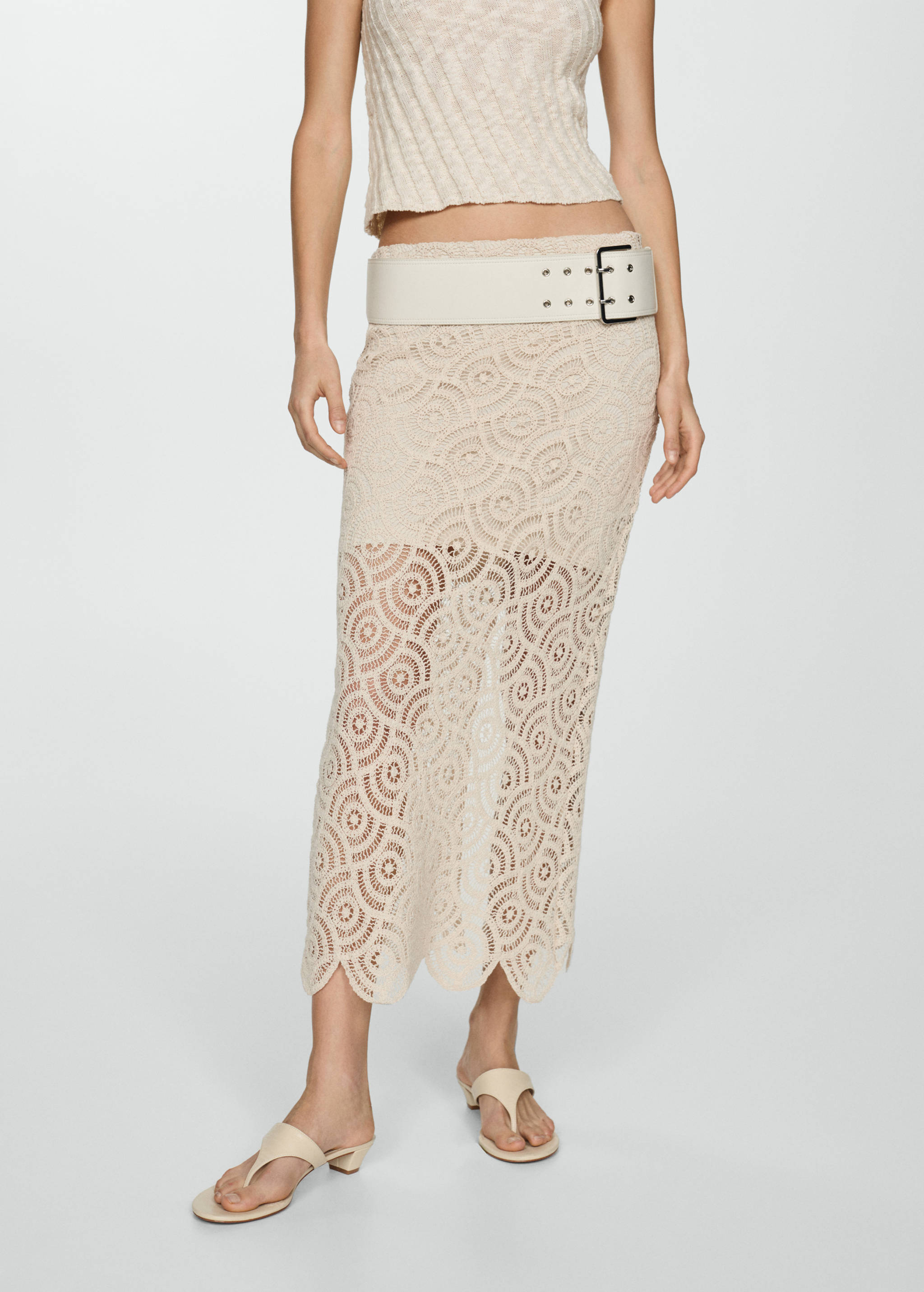 Szydełkowa spódnica midi - Plan średni