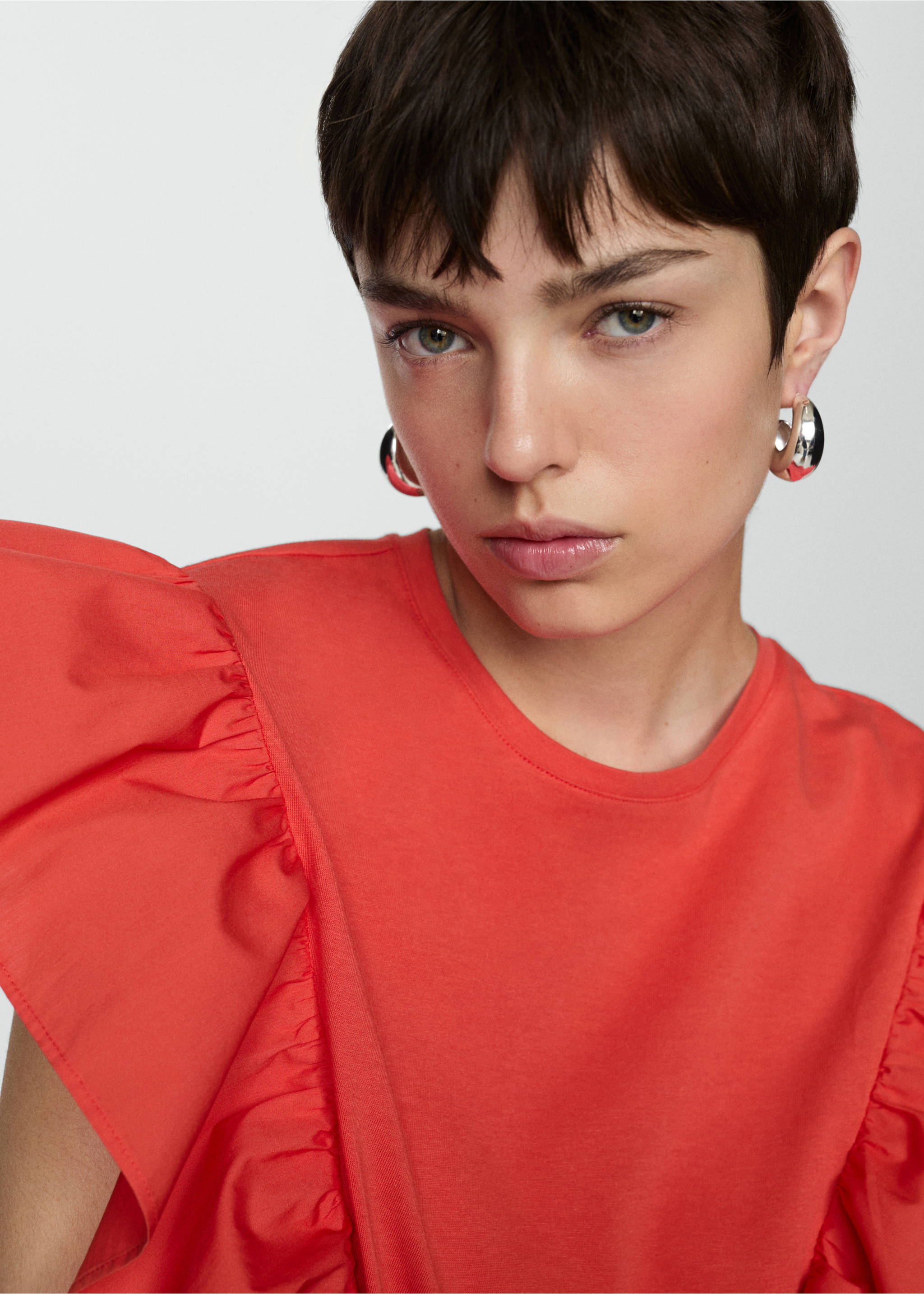 100% cotton t-shirt with ruffles - Details of the article 1, Coral Red. Ref: 67037140-00.