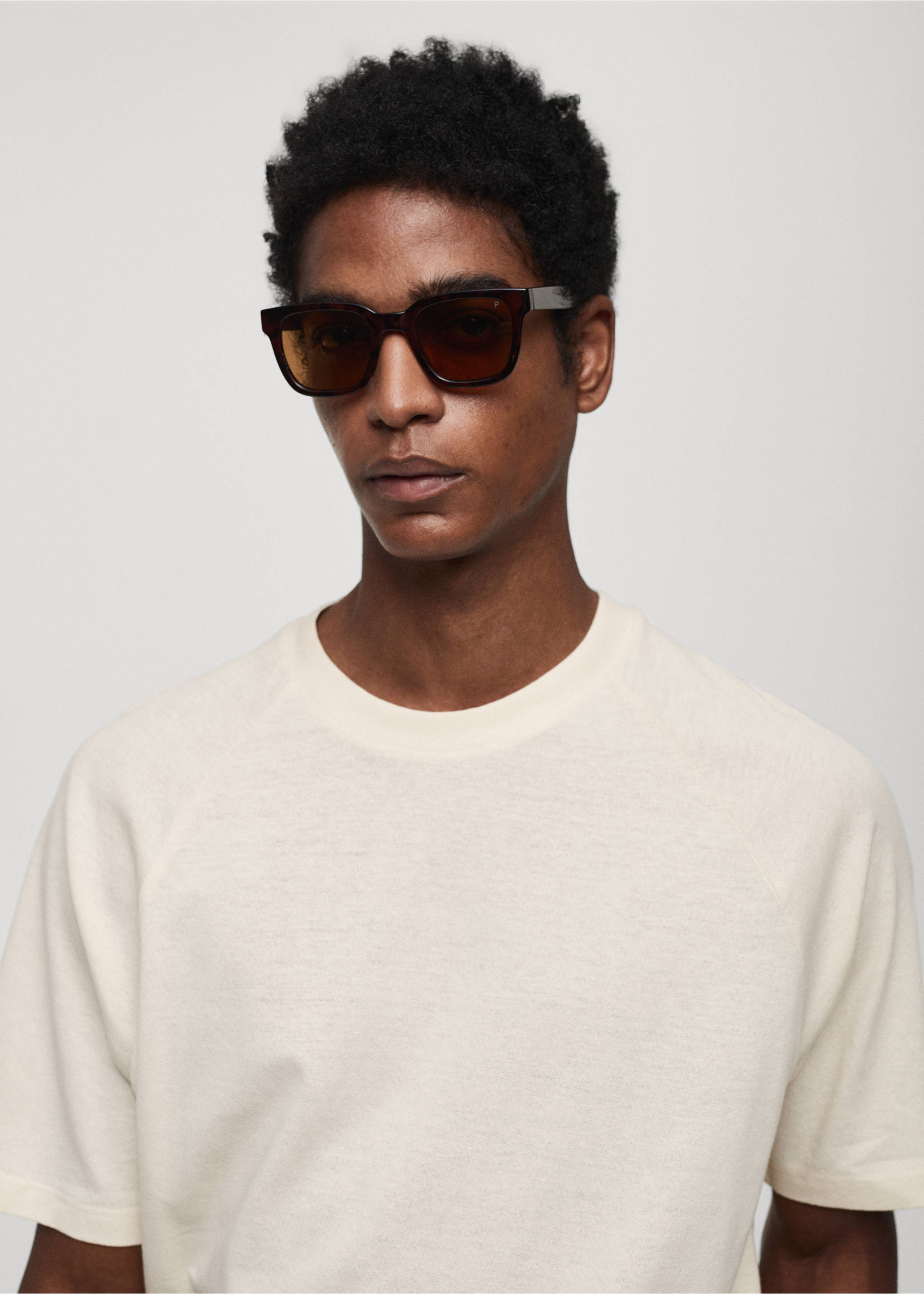 Relaxed fit cotton t-shirt - Details of the article 1, Ecru. Ref: 67037703-00.