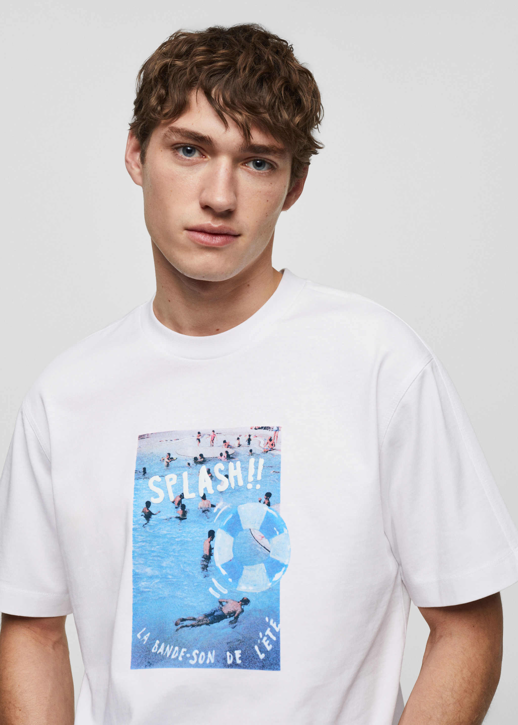 Cotton t-shirt with printed drawing - Details of the article 1