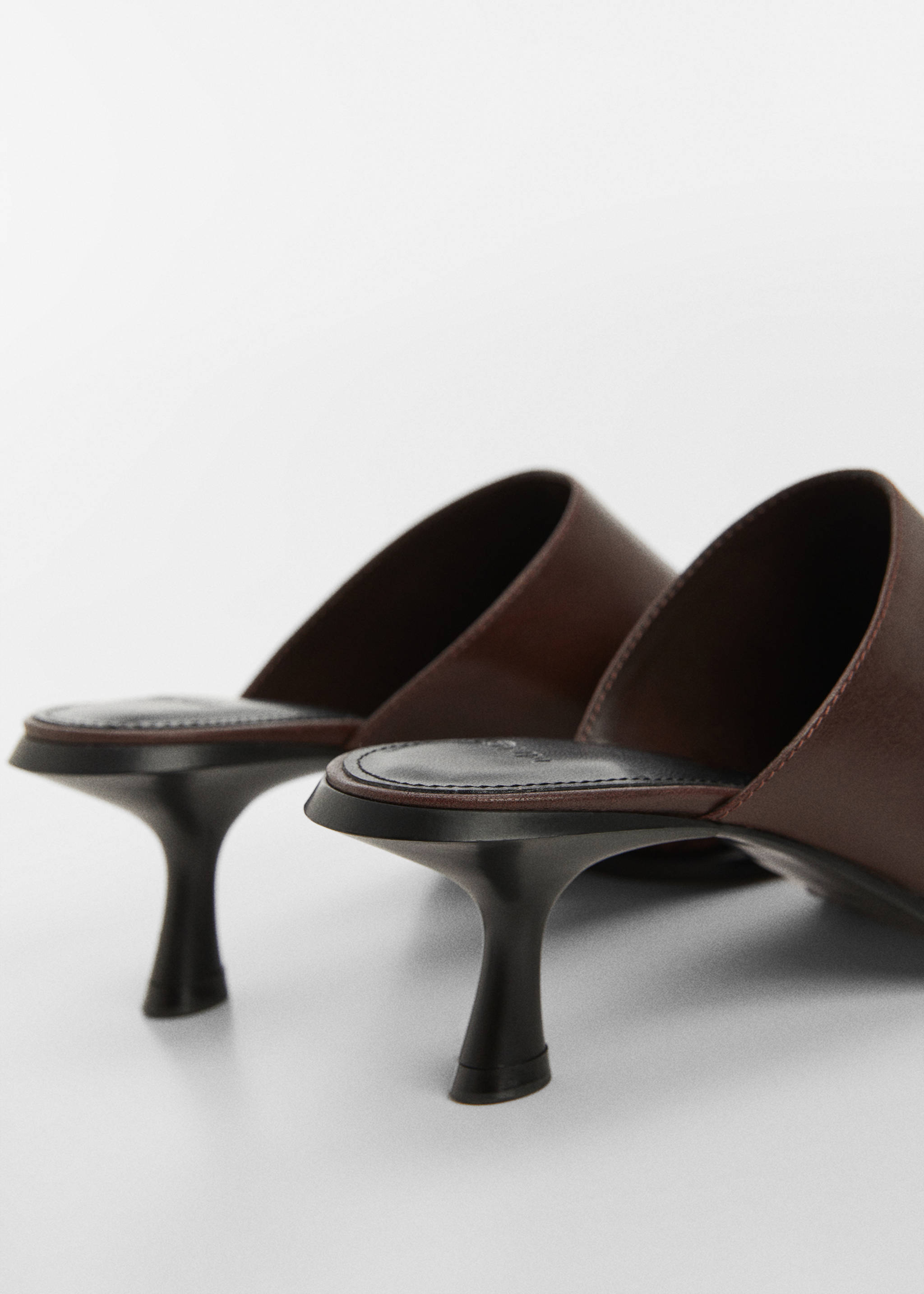 Pantofi de piele cu vârf piele de crocodil - Detaliu al articolului 1