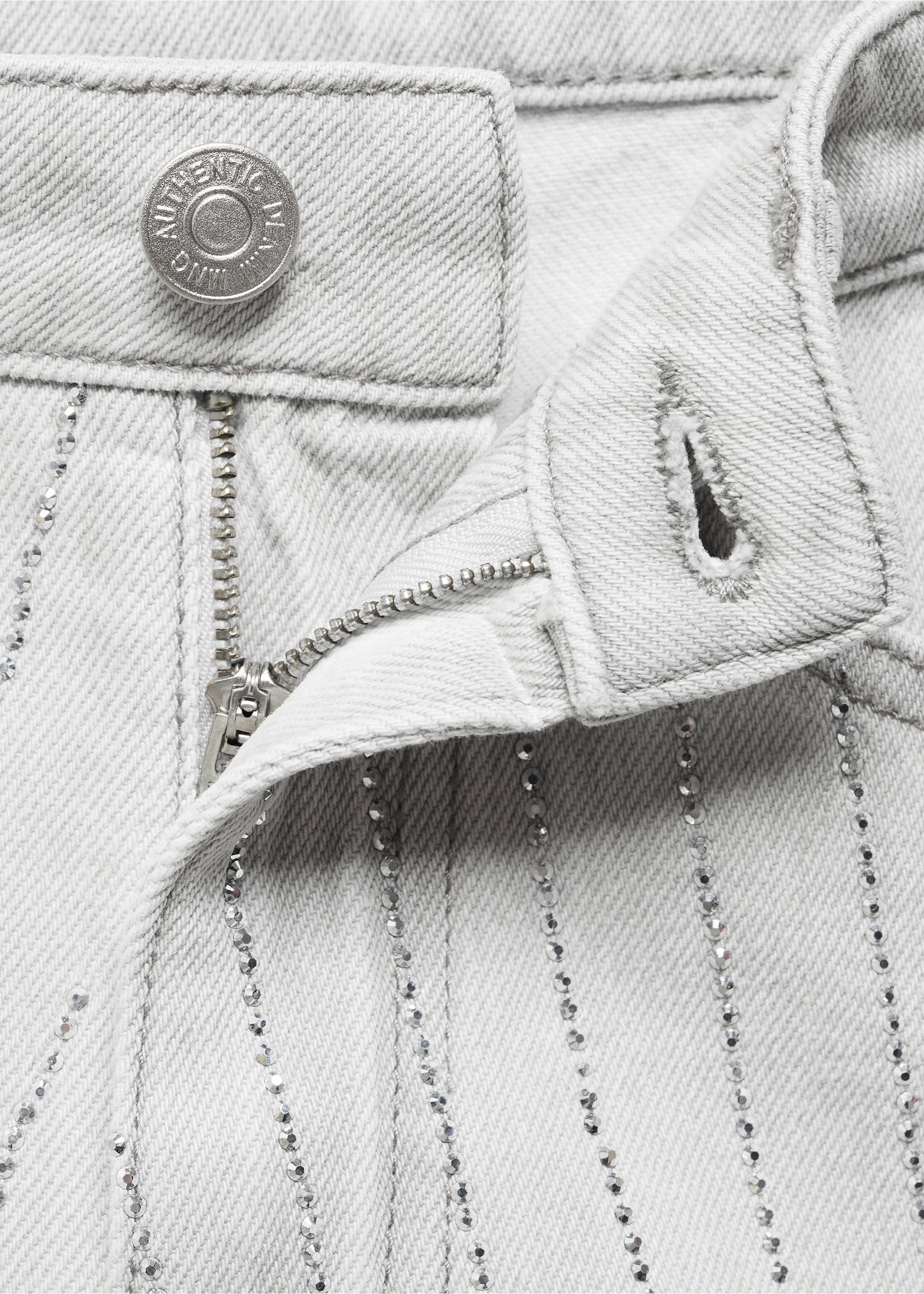 Short finition brillante - Détail de l'article 8, Gris denim. Ref: 67037722-00.