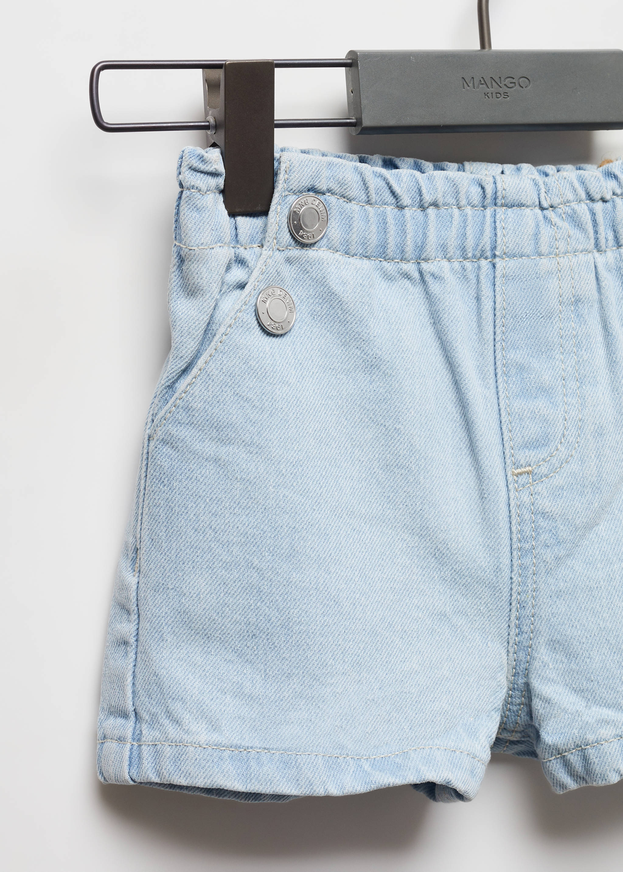 Elastic waist denim shorts - Details of the article 8, Light Blue. Ref: 67037914-00.
