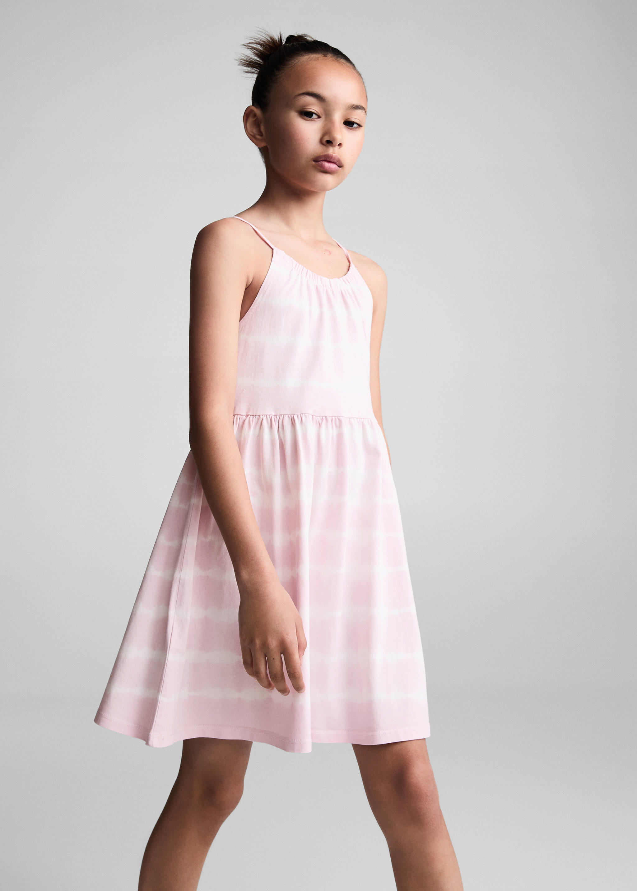 Tie dye-klänning - Bild av mittparti