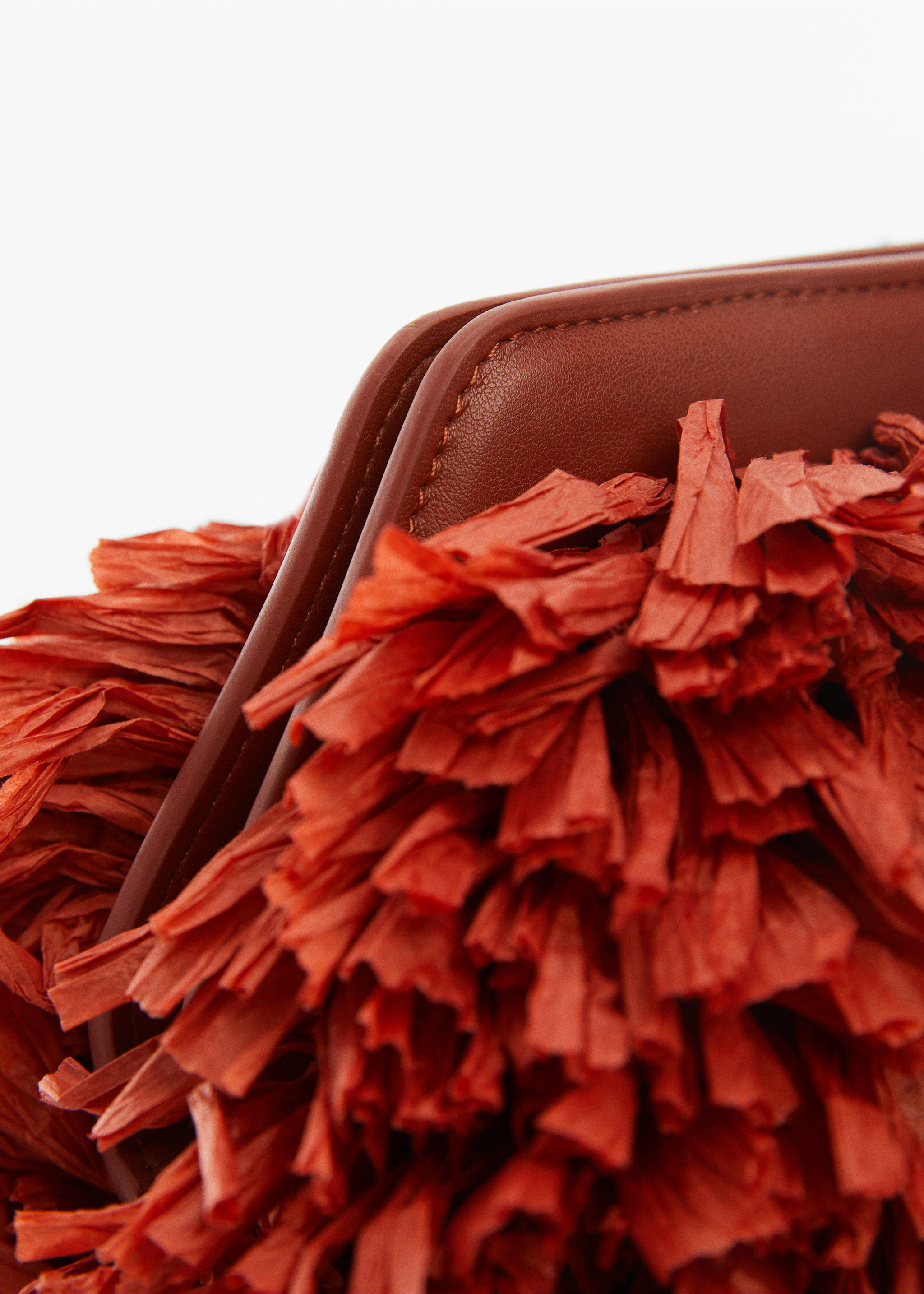Clutch mit Fransen - Detail des Artikels 1, Bräunliches Orange. Ref: 67038635-00.