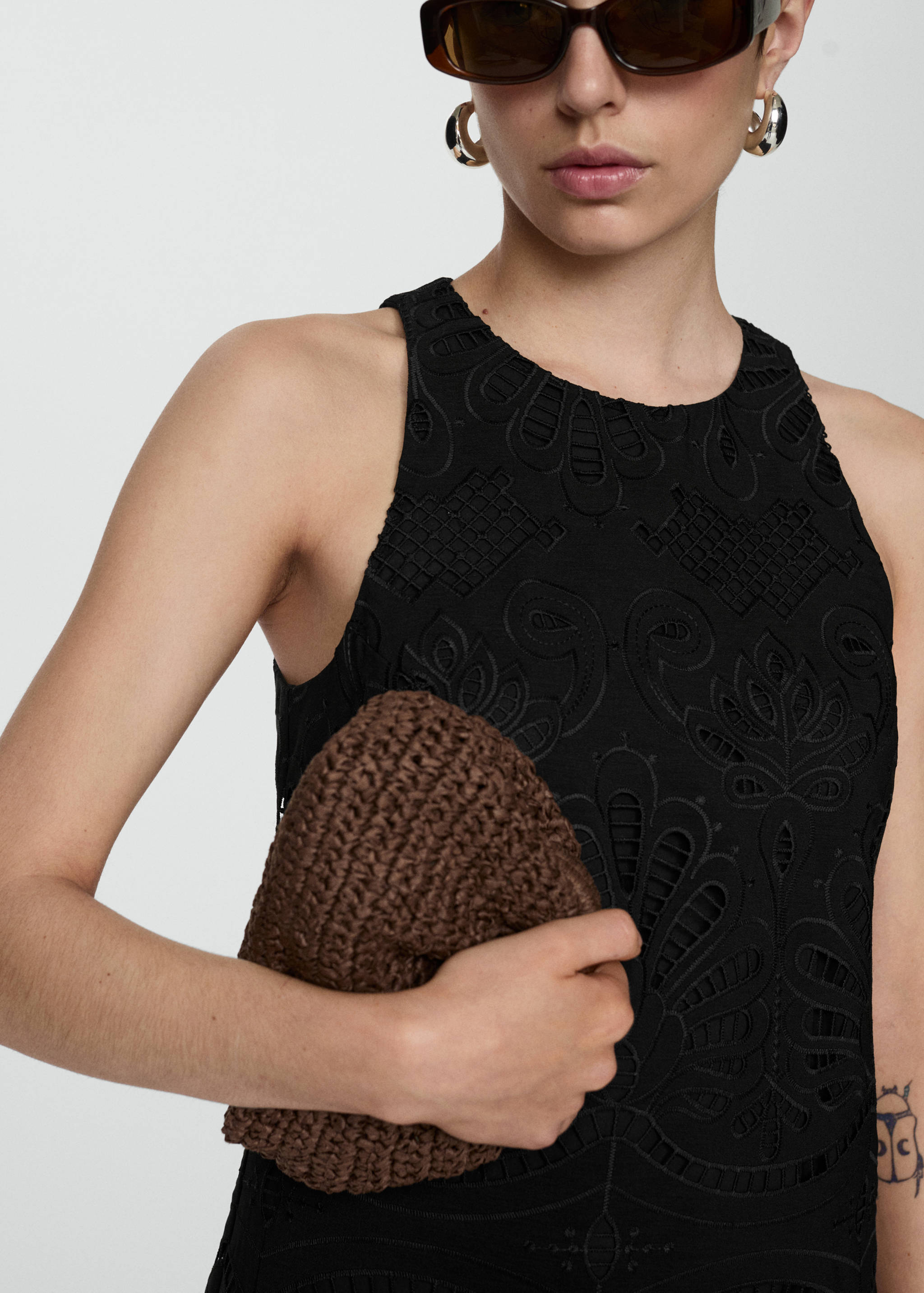 Rochie scurtă cu broderie - Detaliu al articolului 6