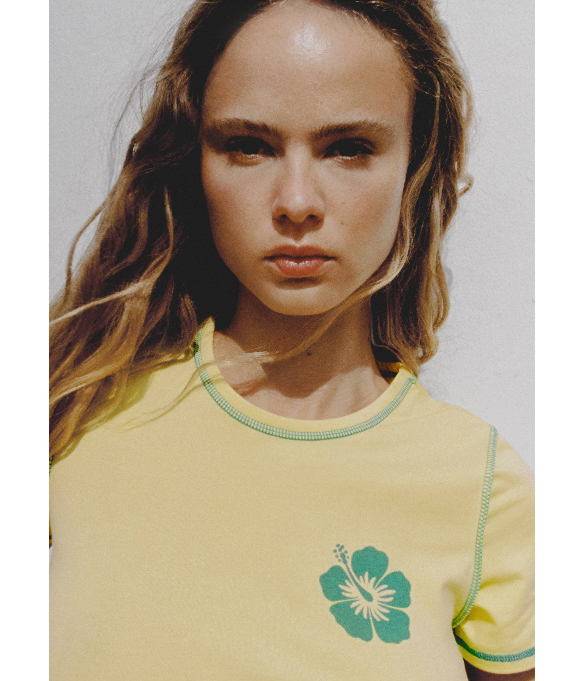 Camiseta crop estampada - Detalle del artículo 7