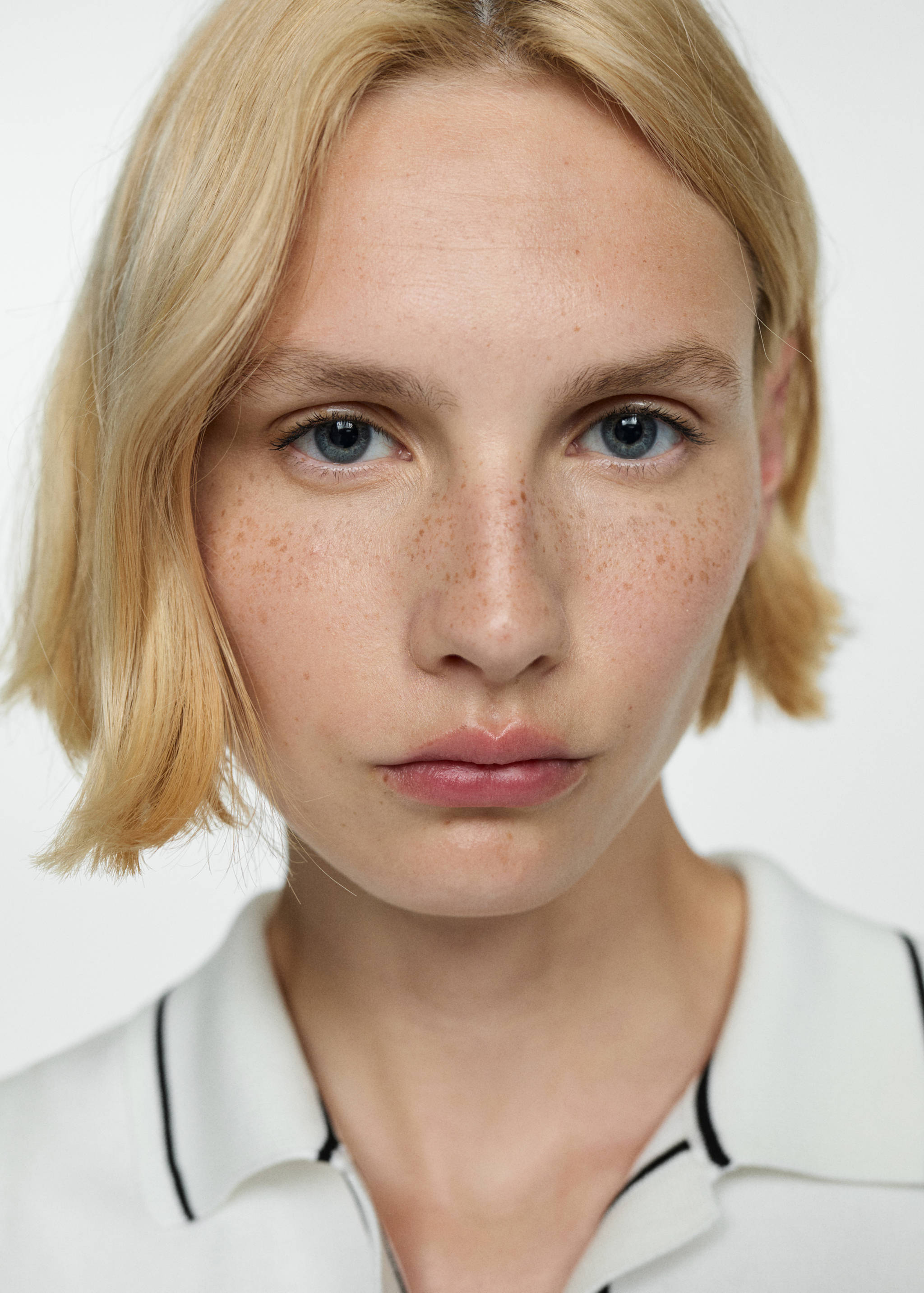 Polo-neck knitted top - Details of the article 1