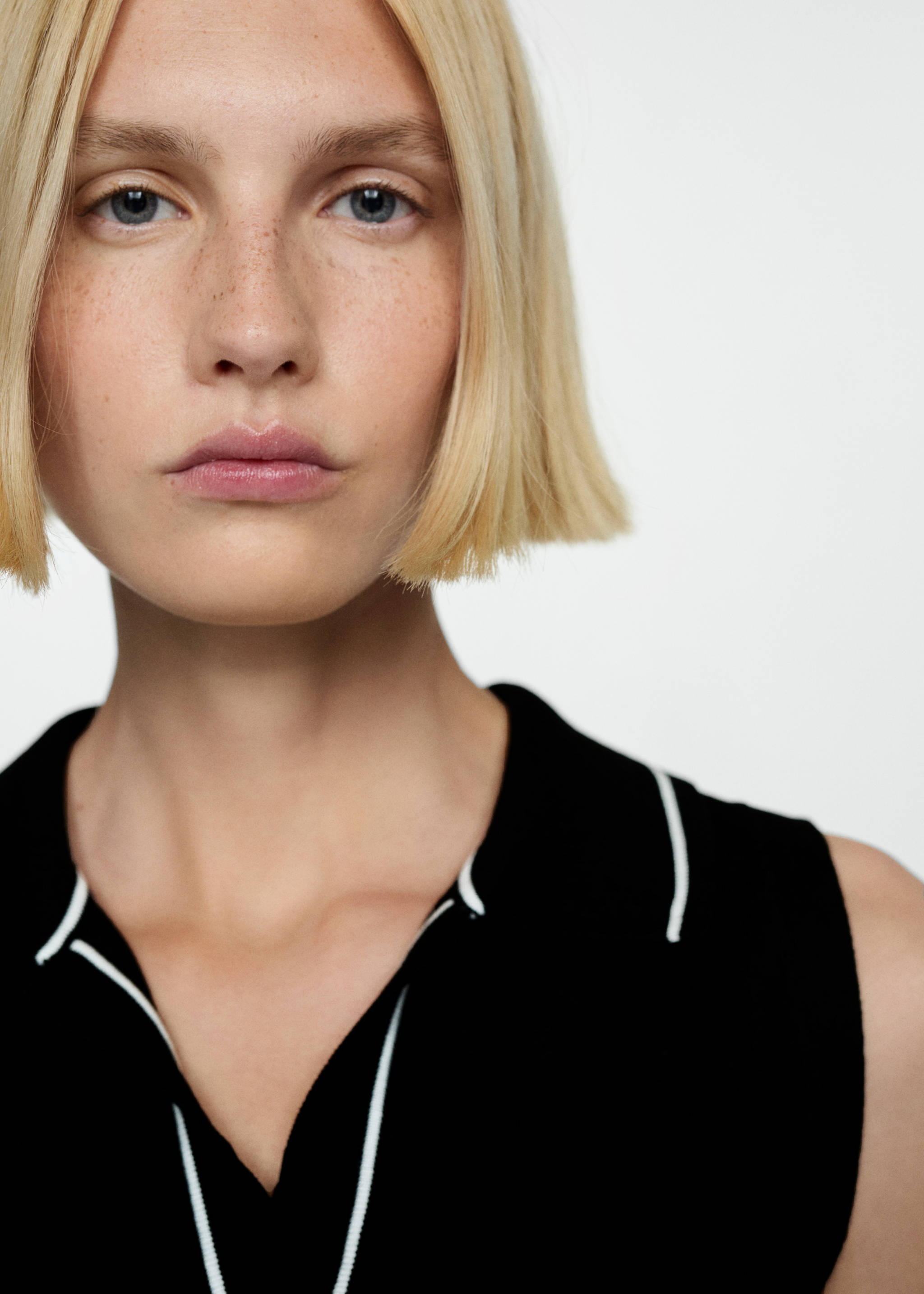 Polo-neck knitted top - Details of the article 1