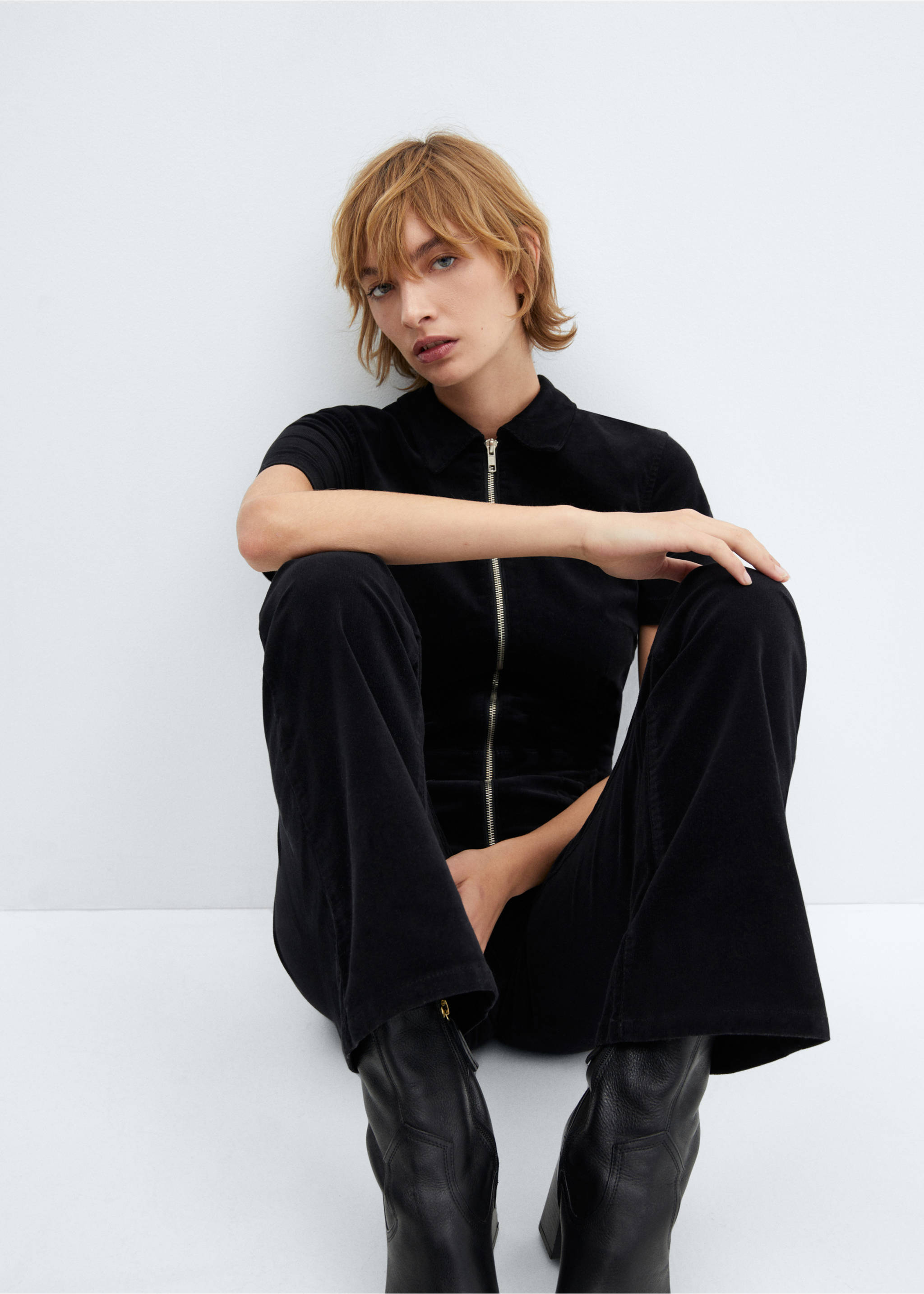 Corduroy jumpsuit with zip - Details of the article 2, Black. Ref: 67040257-00.