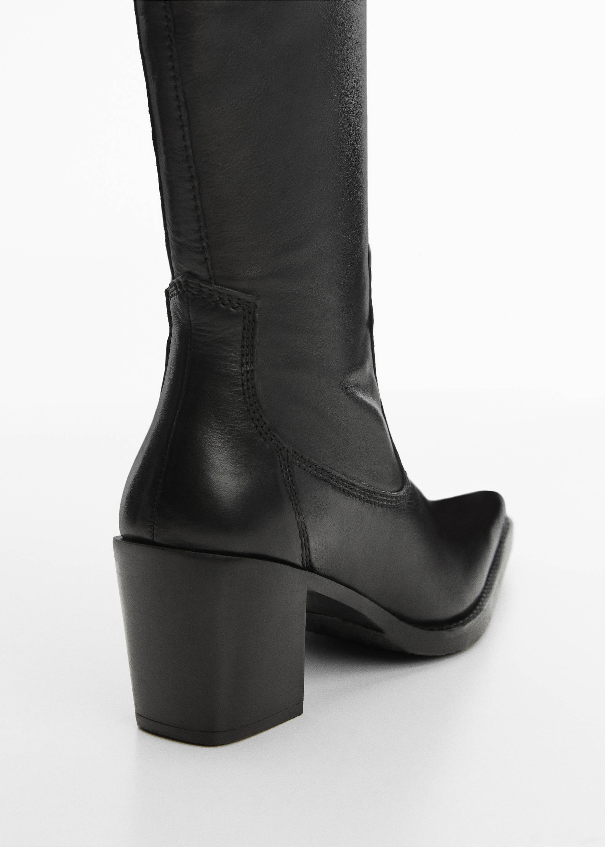 Hohe Lederstiefel mit Absatz - Detail des Artikels 2, Schwarz. Ref: 67040258-00.
