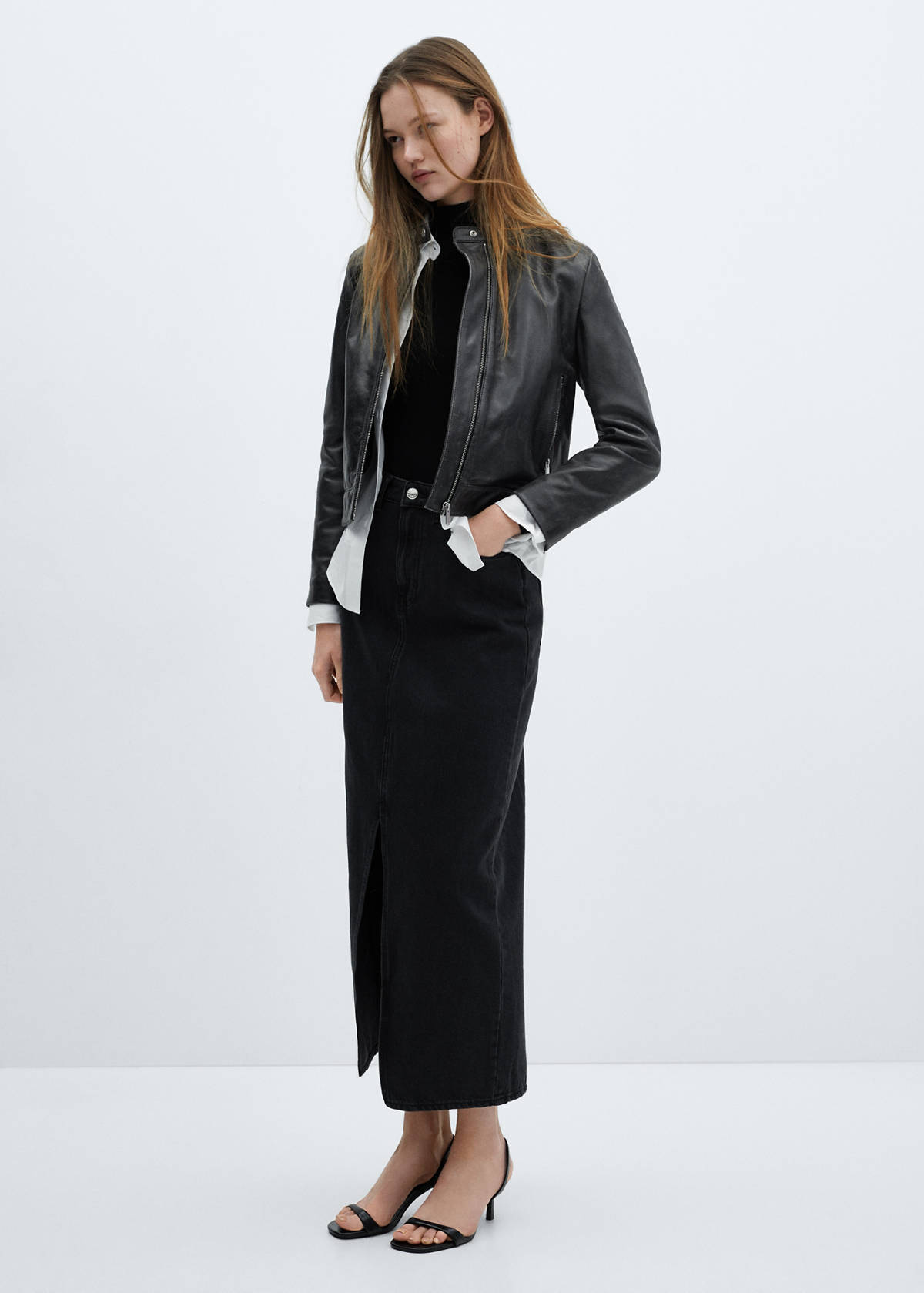 Slit denim skirt