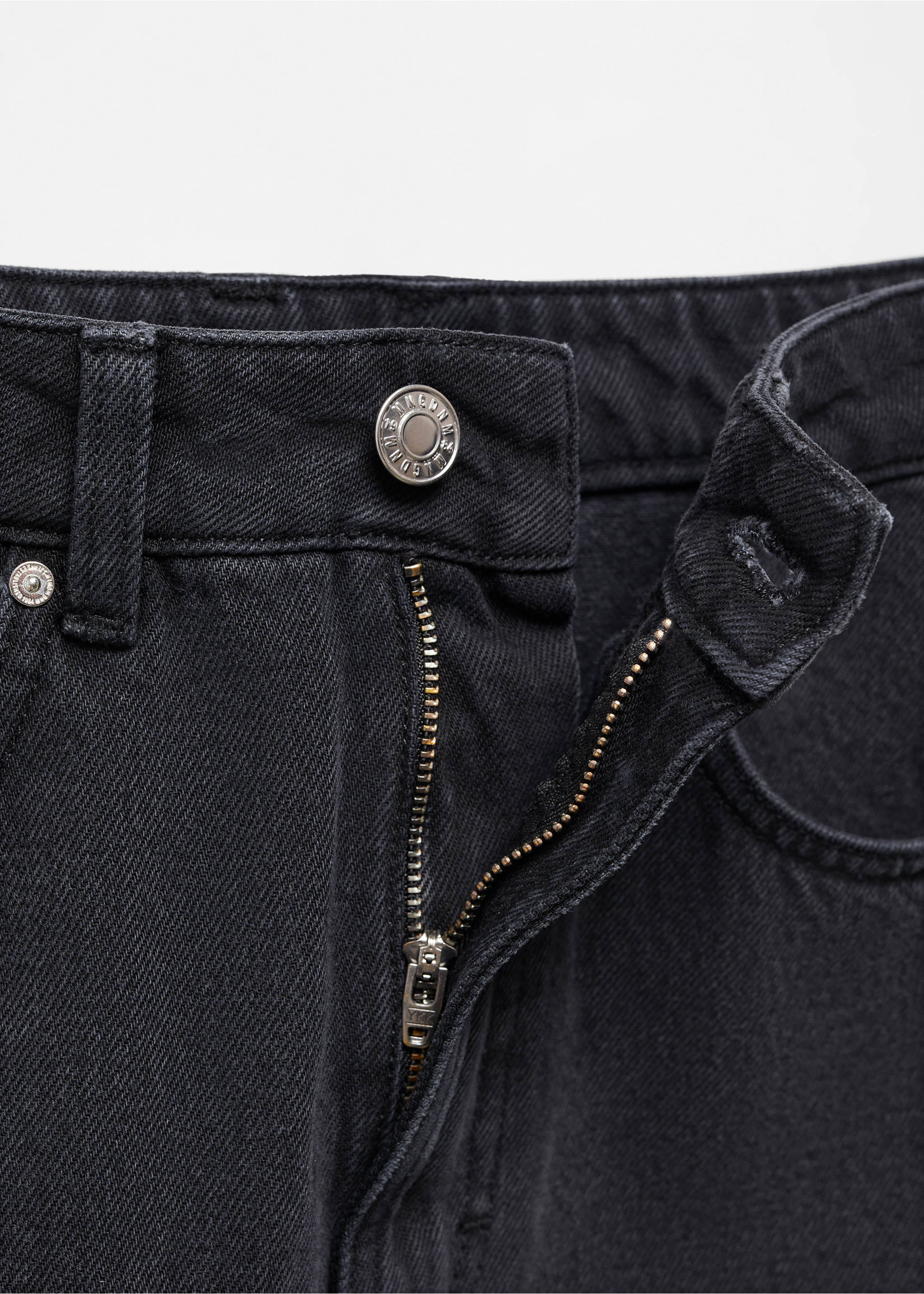 Slit denim skirt - Details of the article 8, Black denim. Ref: 67040261-00.