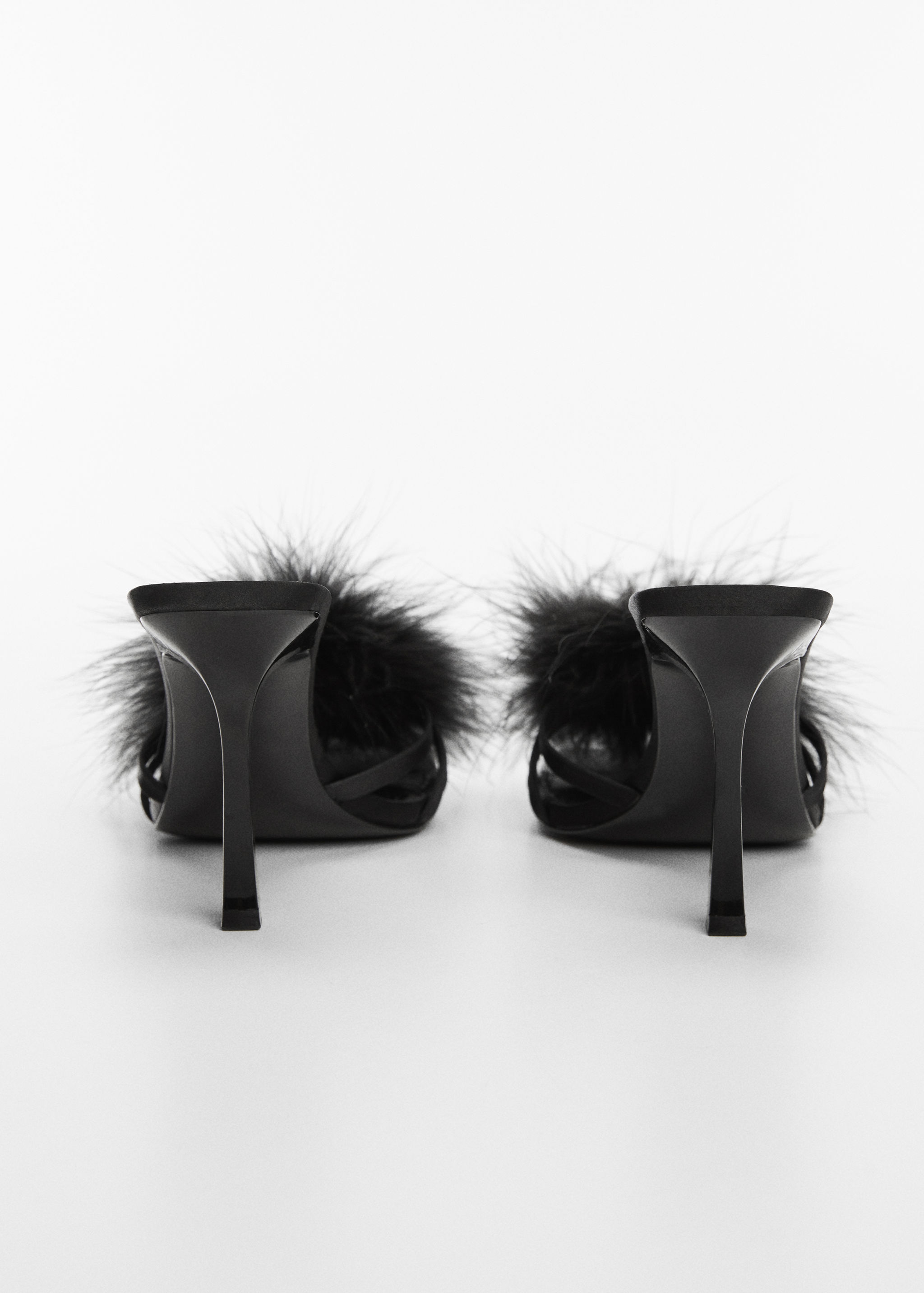 Sandals with feather decoration - Details of the article 1