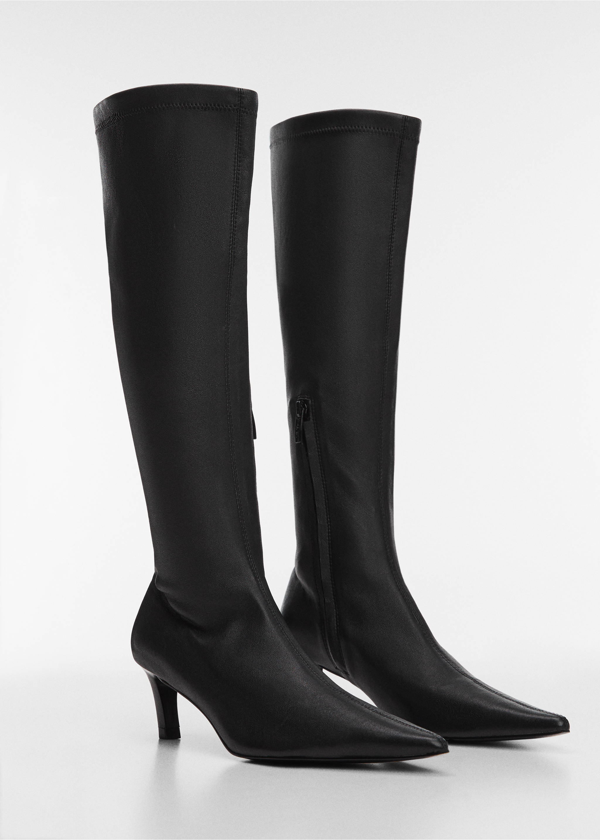 Leather boots with kitten heels - Medium plane, Black. Ref: 67040287-00.