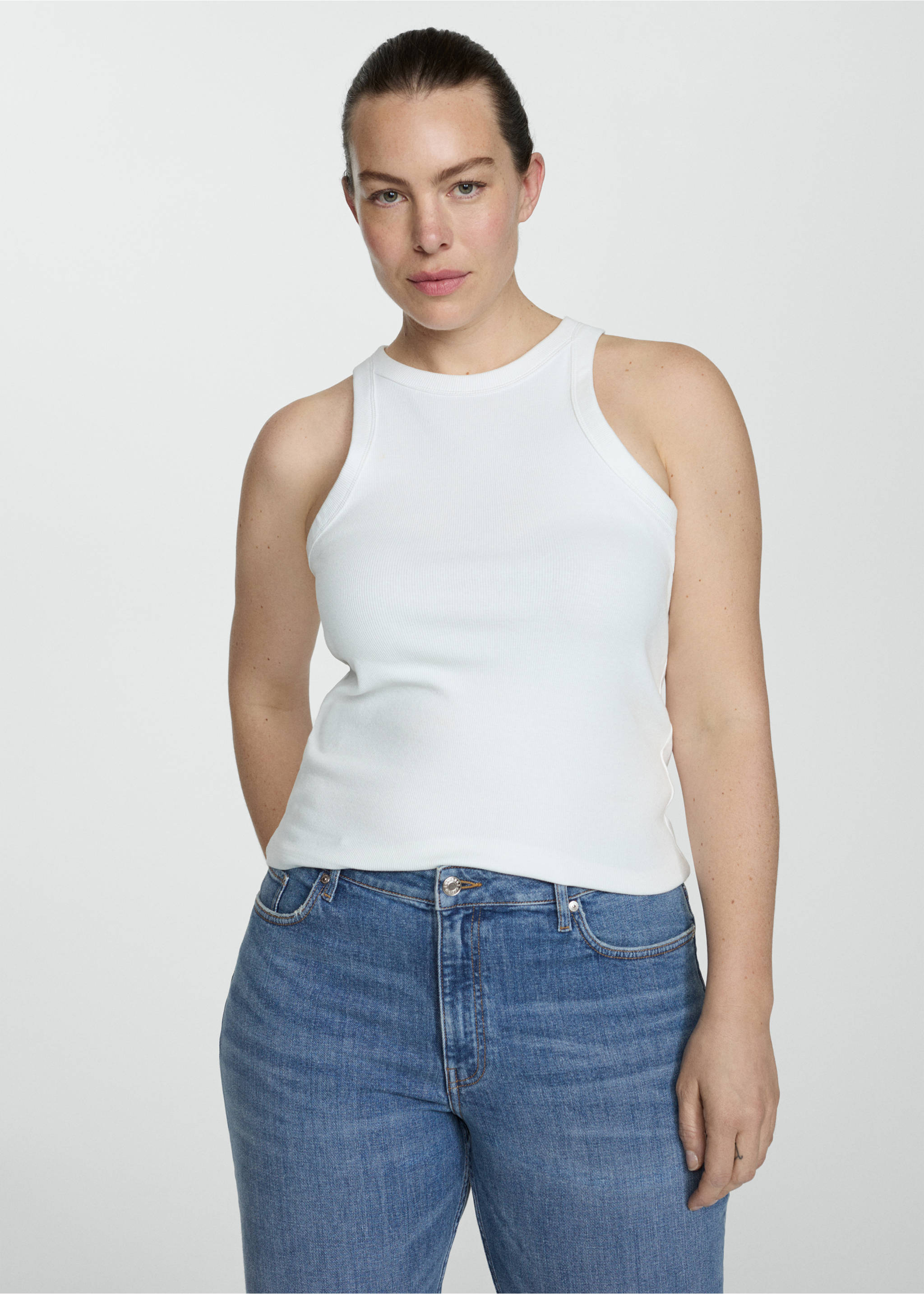 Medium-rise flared jeans - Details of the article 5, Medium Blue. Ref: 67040313-00.