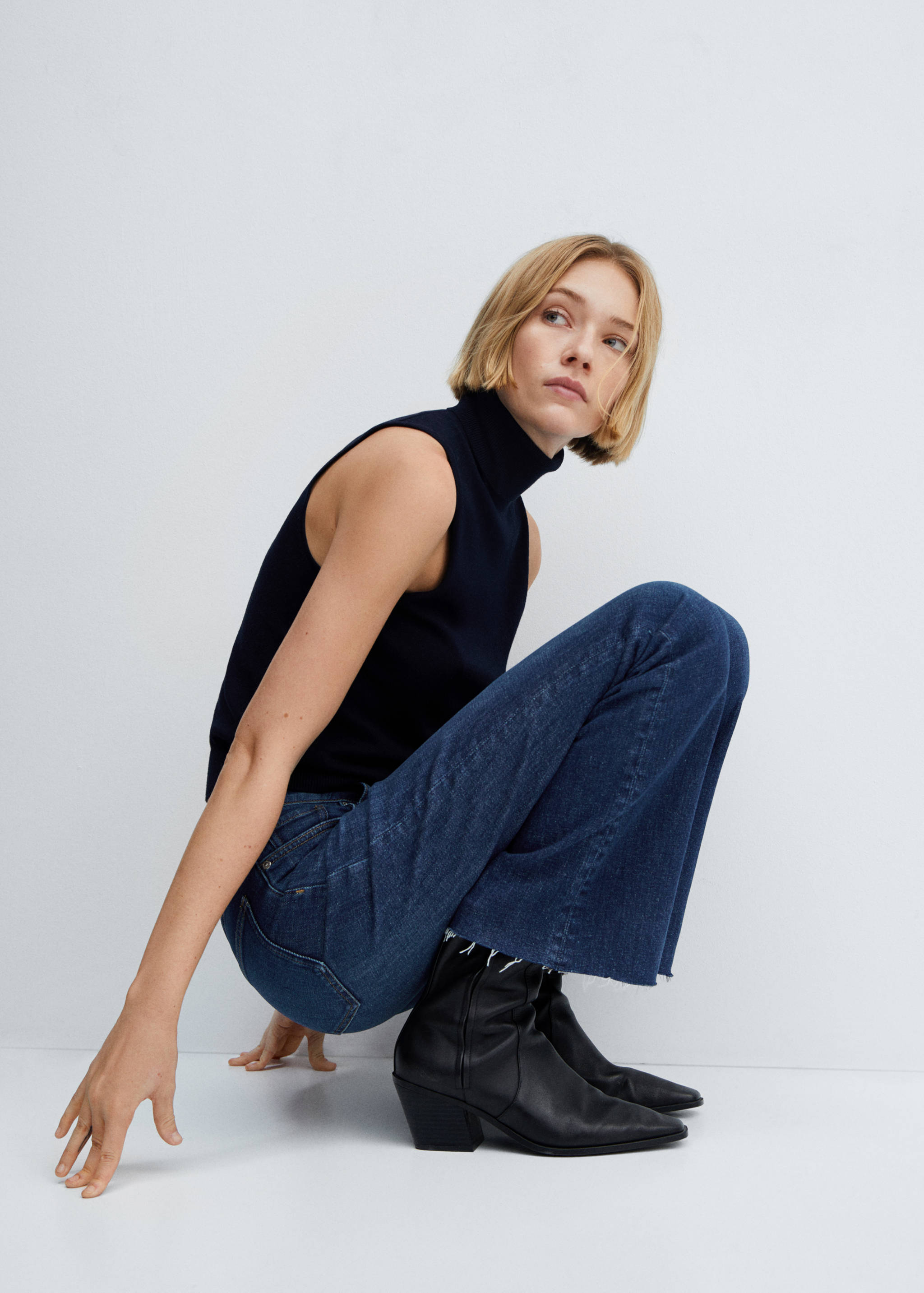 Flared-Jeans mit mittlerer Bundhöhe - Detail des Artikels 2