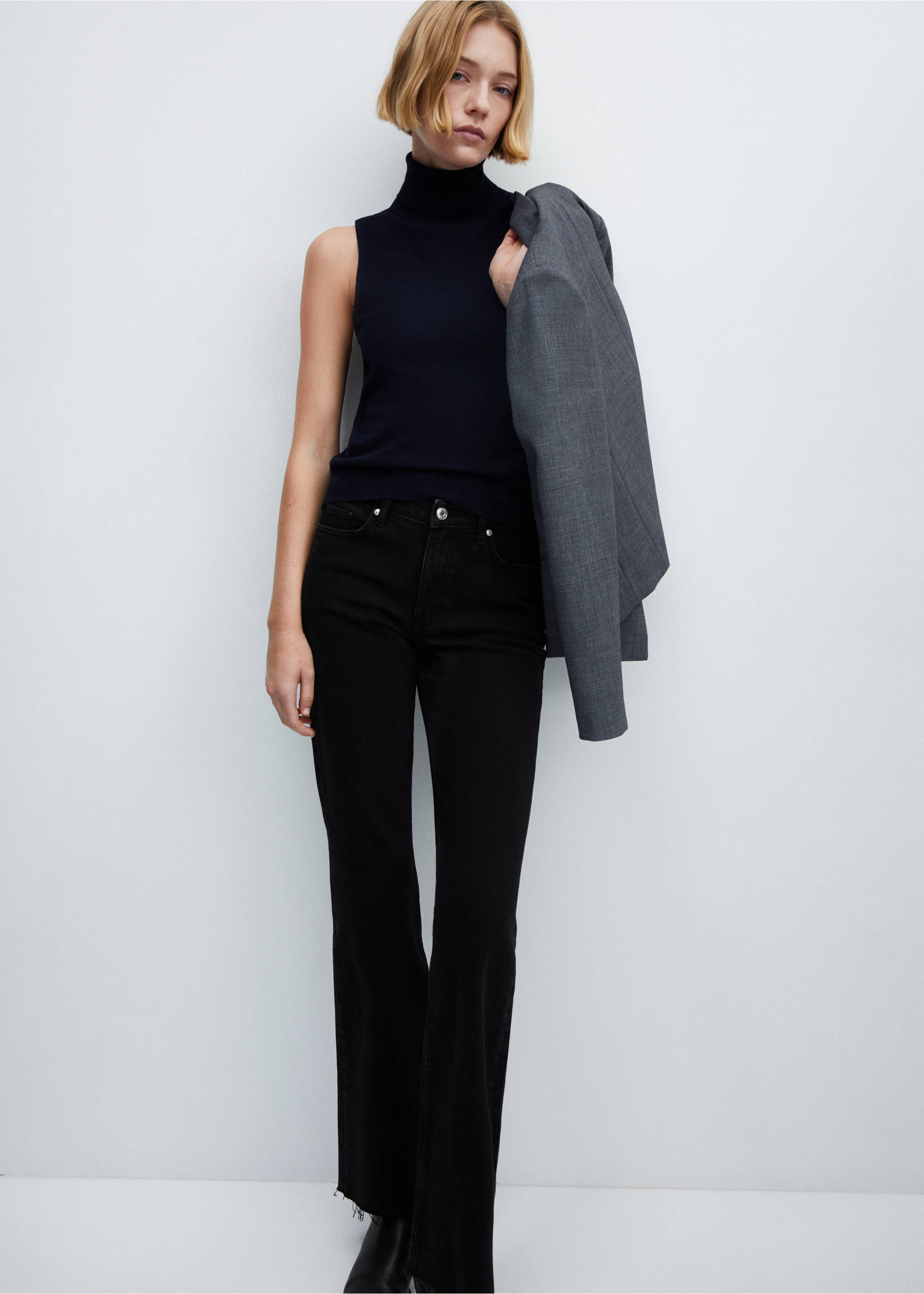 Jeans flare med normalt liv - Artikkeldetalj 2, Black denim. Ref: 67040315-00.