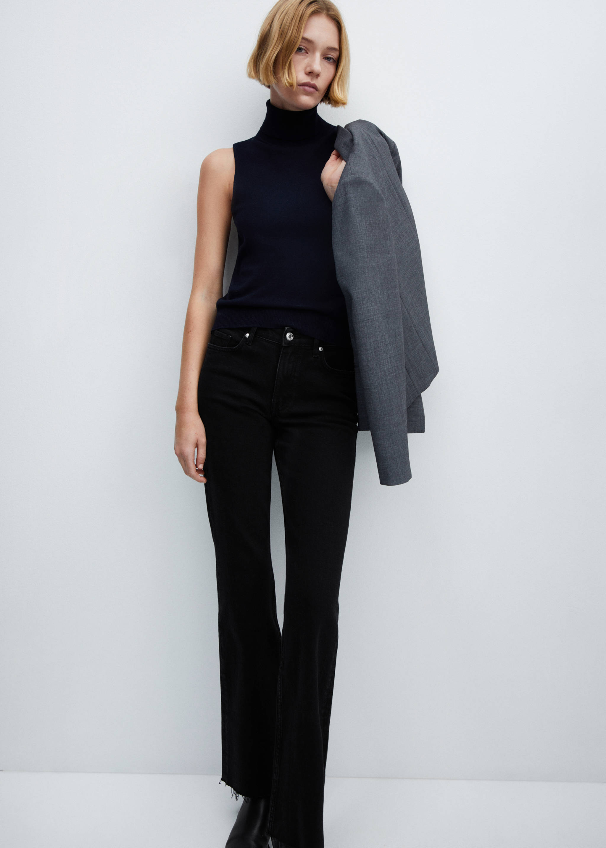 Blugi flare cu talie medie - Detaliu al articolului 2