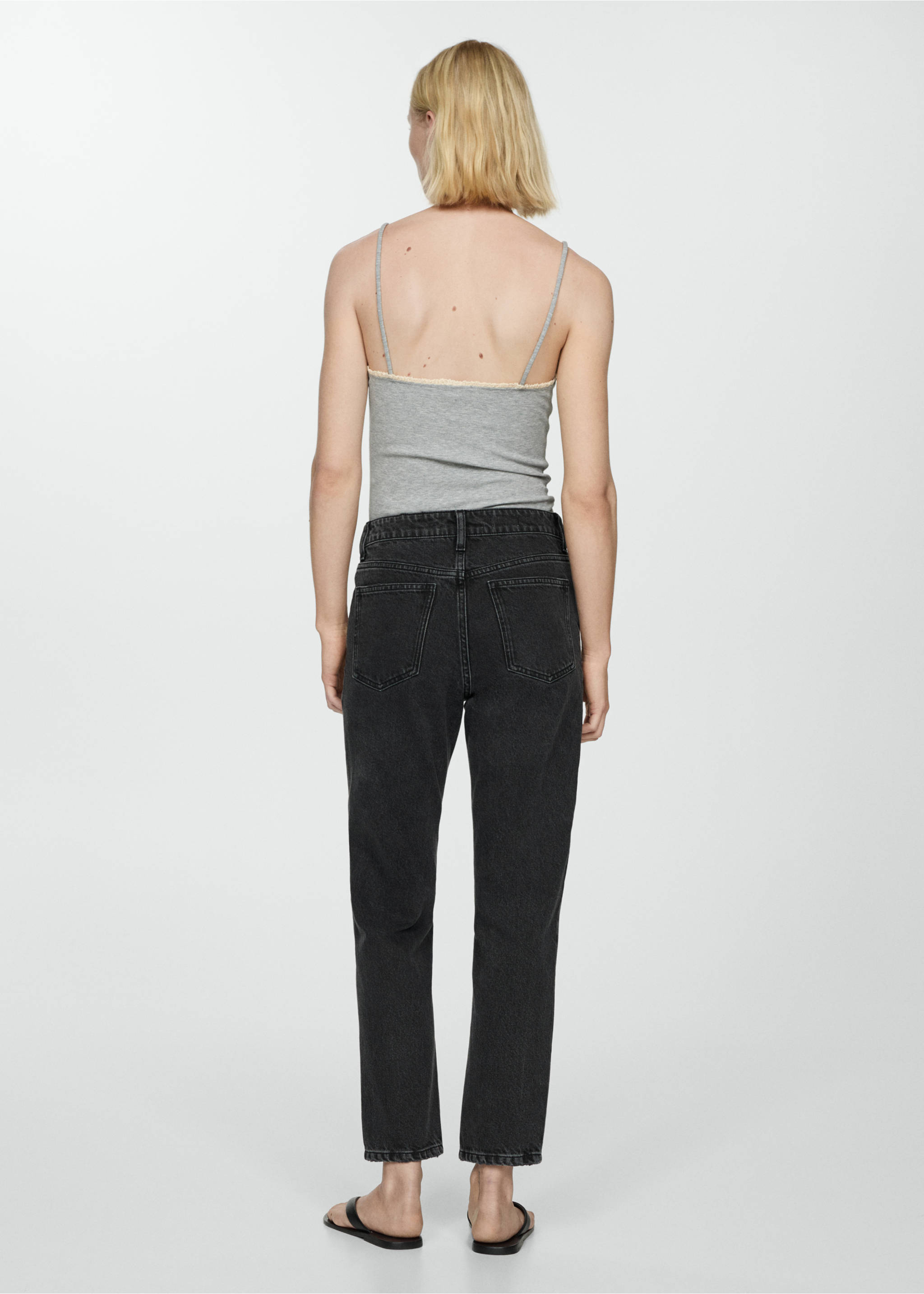 Jeans Mom2000 mom med høyt liv - Baksiden av artikkelen, Black denim. Ref: 67040317-00.