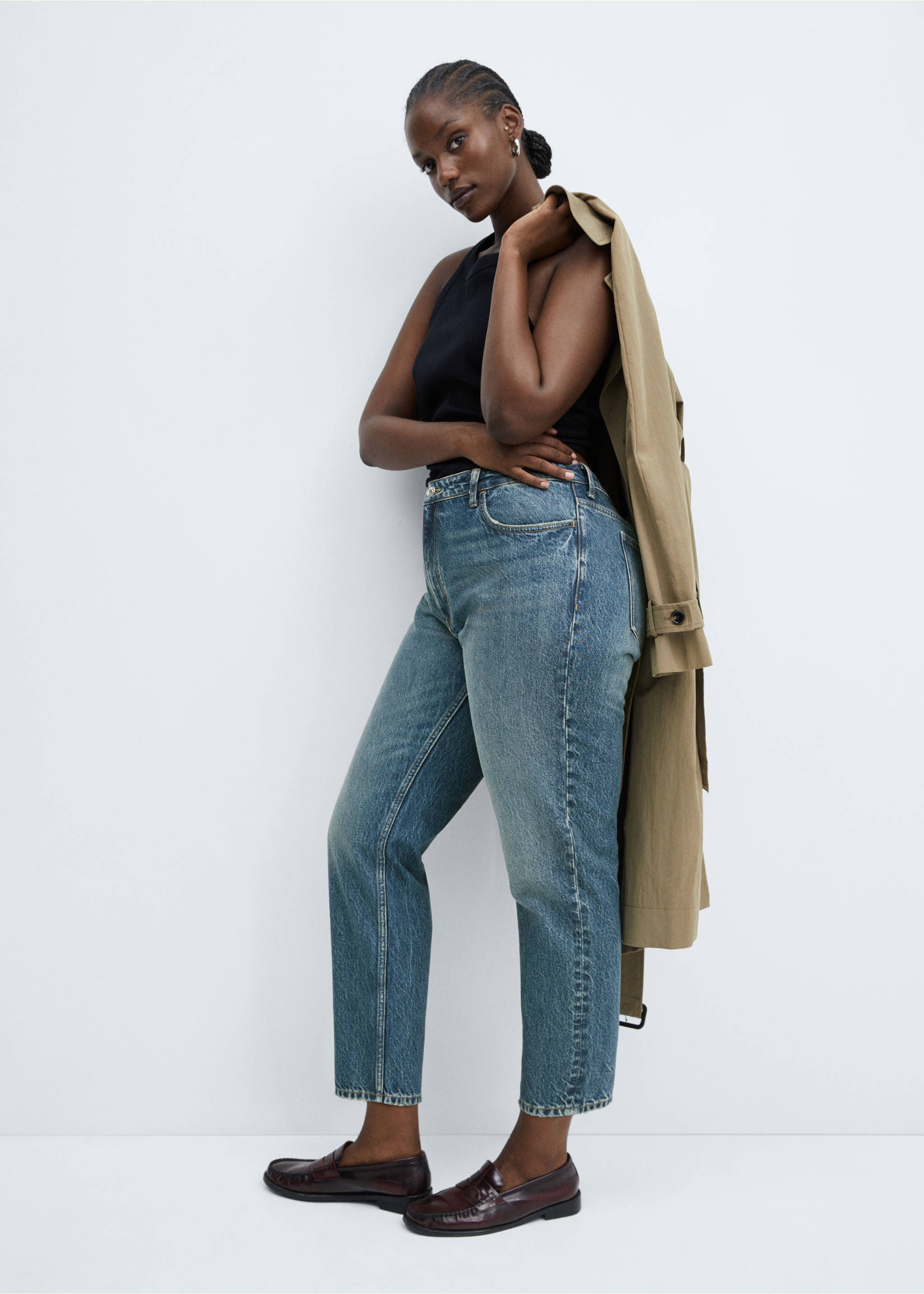 Mom2000 high-rise jeans - Details of the article 4, Dark Blue. Ref: 67040319-00.