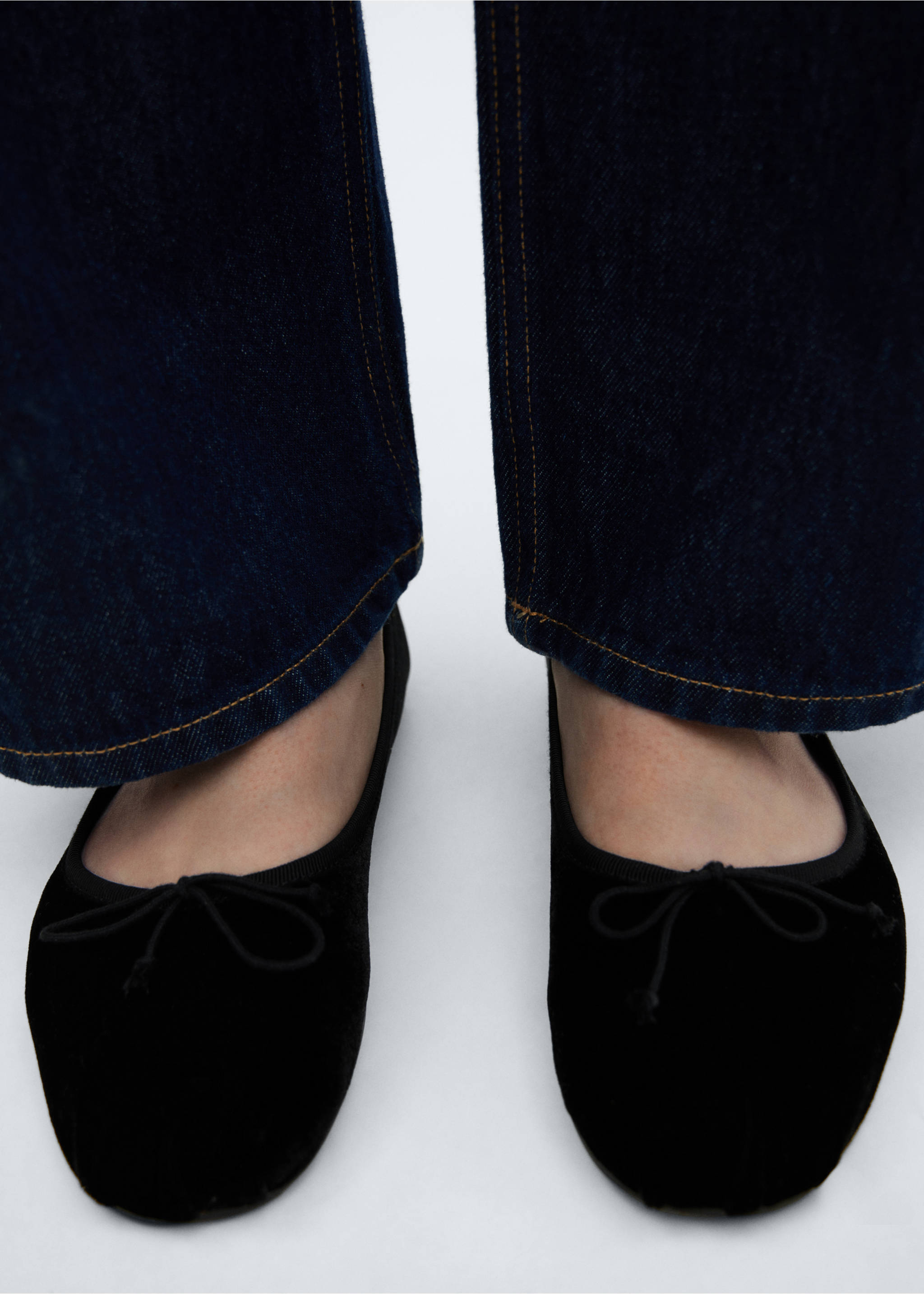 Ballet flats with velvet bow - Details of the article 9, Black. Ref: 67040350-00.