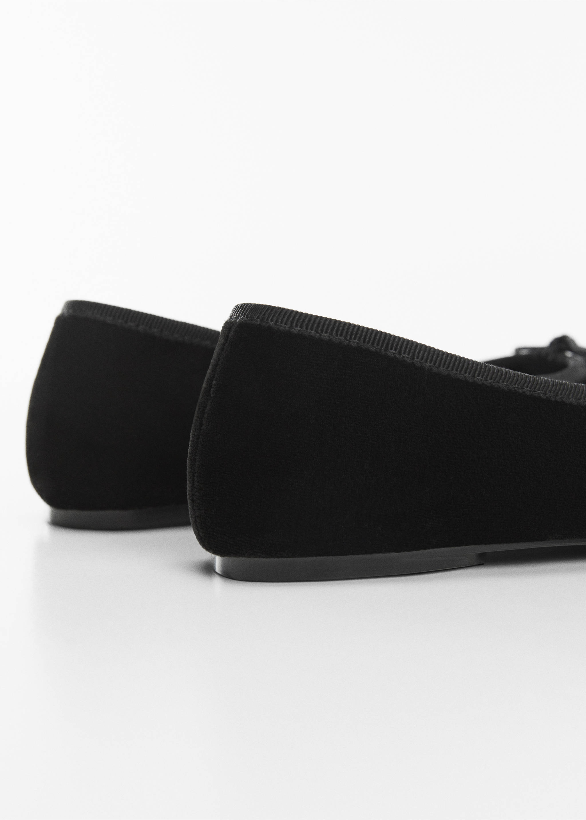 Ballet flats with velvet bow - Details of the article 1, Black. Ref: 67040350-00.