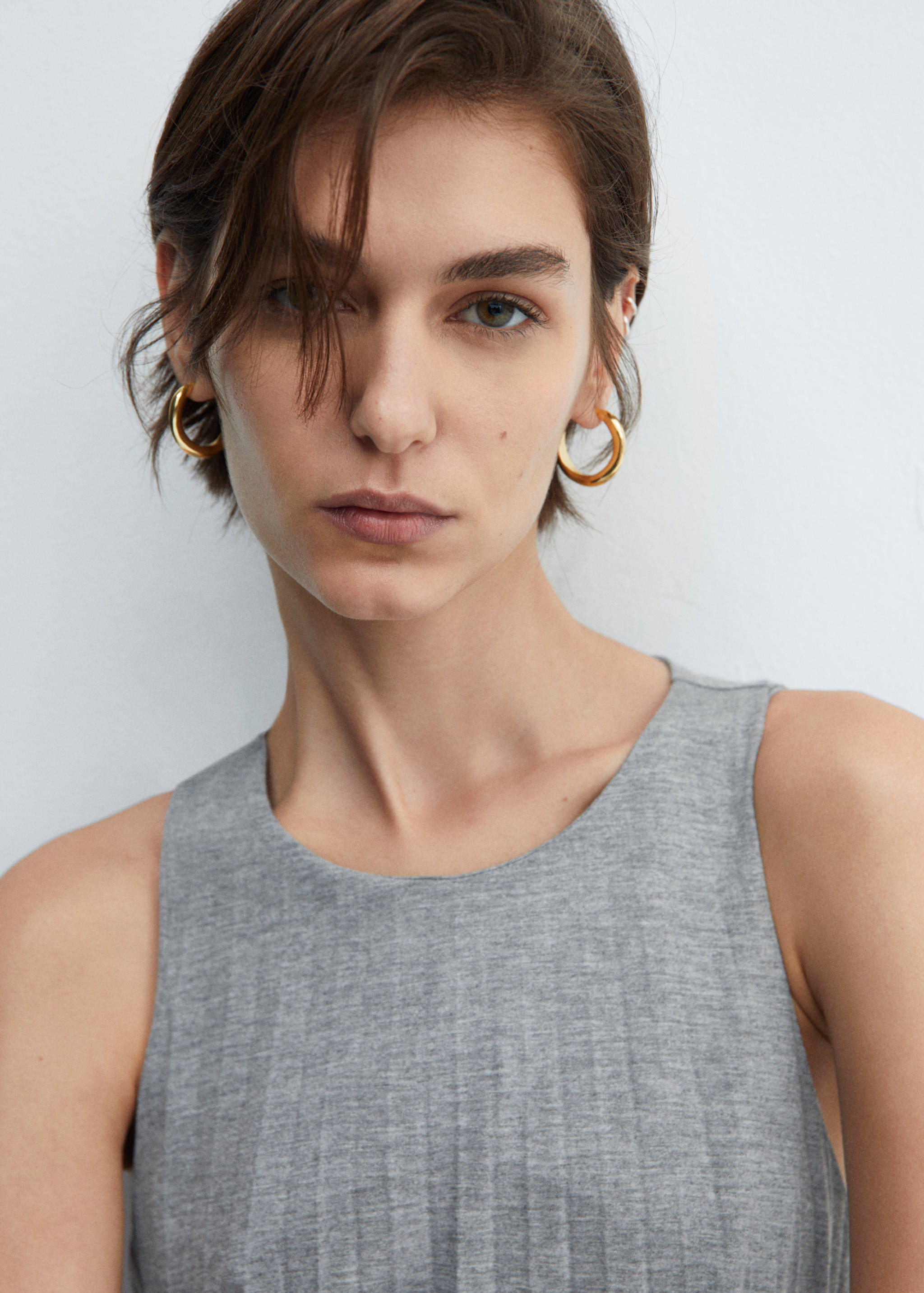 Vestido corto plisado - Detalle del artículo 1