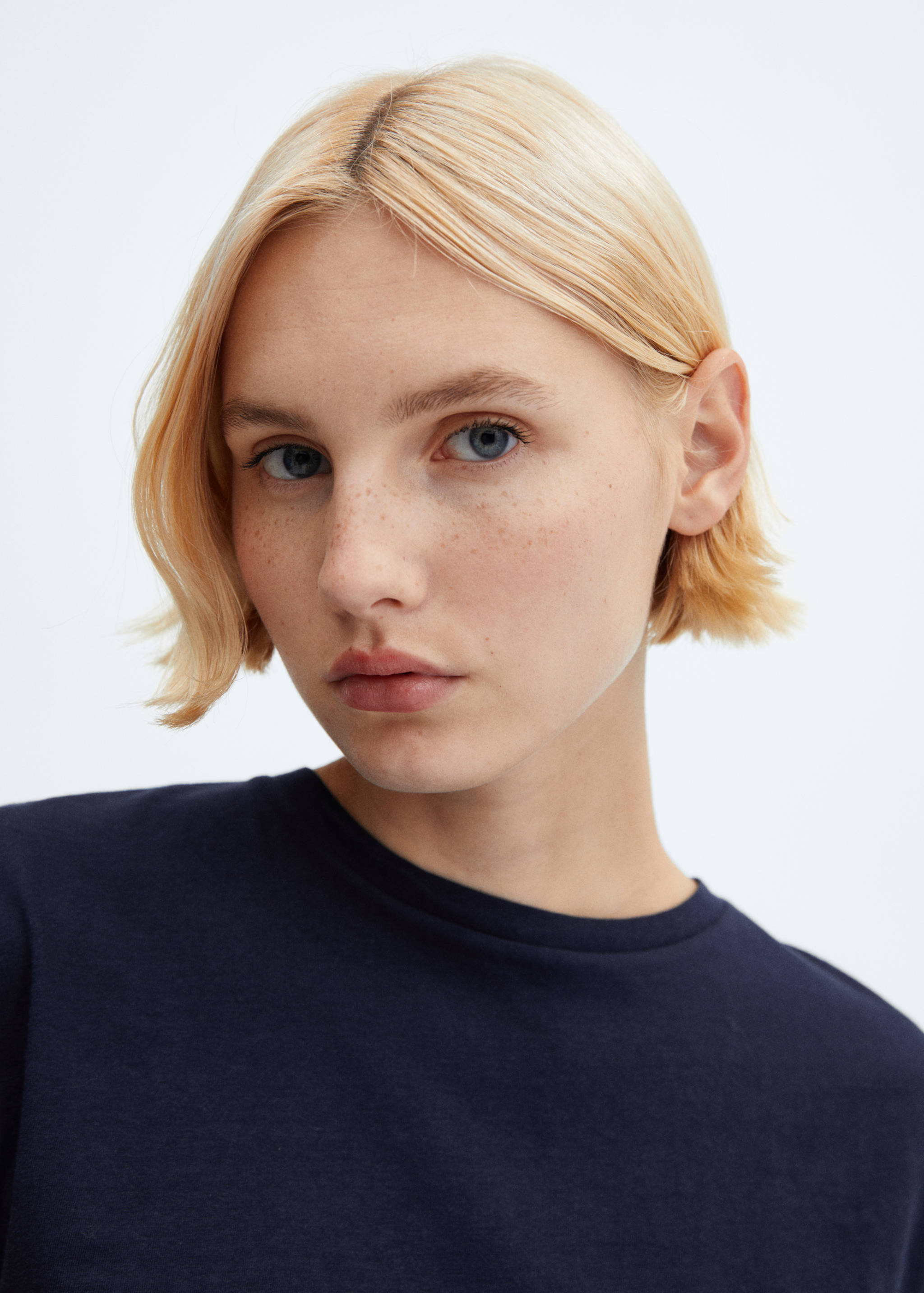 Baumwoll-T-Shirt mit Knotendetail - Detail des Artikels 1