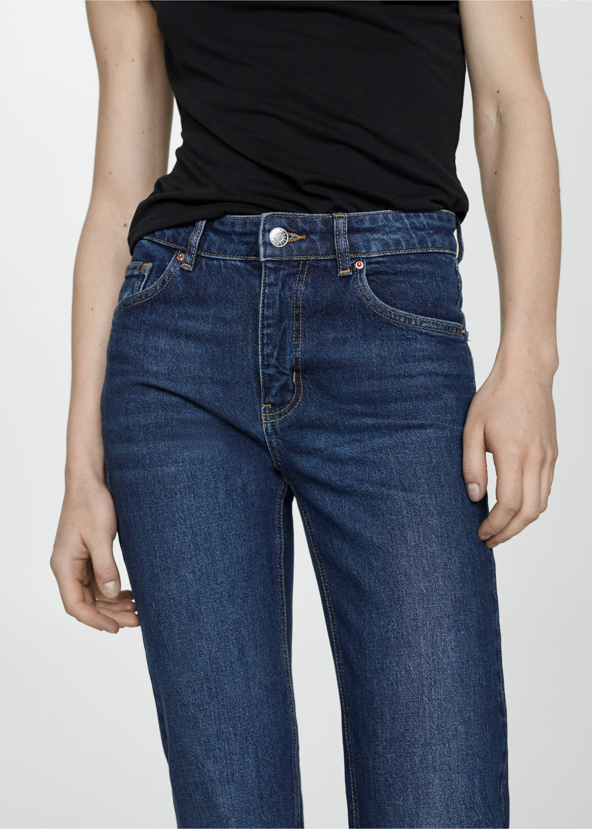 Medium-rise straight jeans with slits - Details of the article 4, Dark Blue. Ref: 67040438-00.