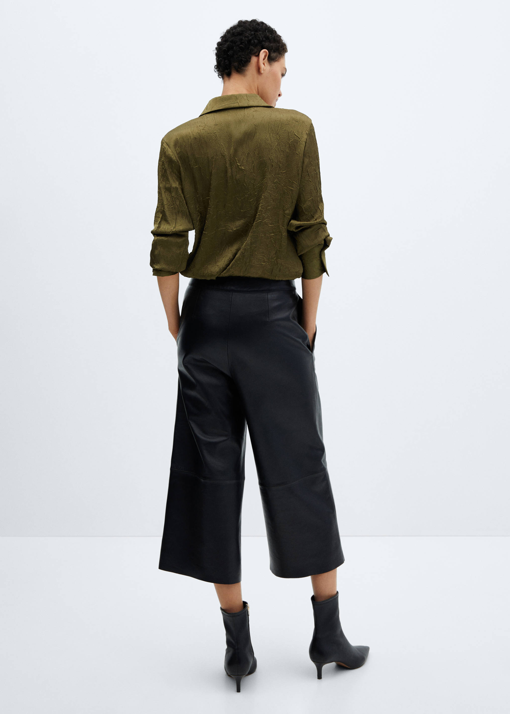 Satin textured shirt - Reverse of the article